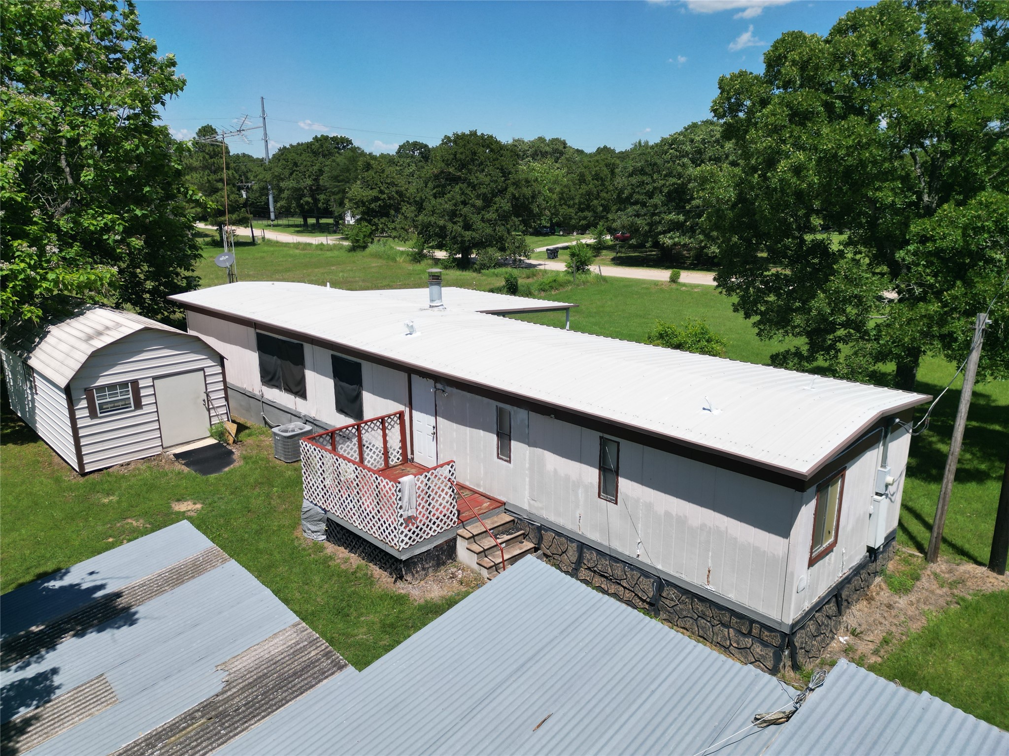 401 Private Road 7837