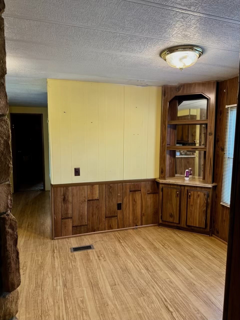 401 Private Road 7837