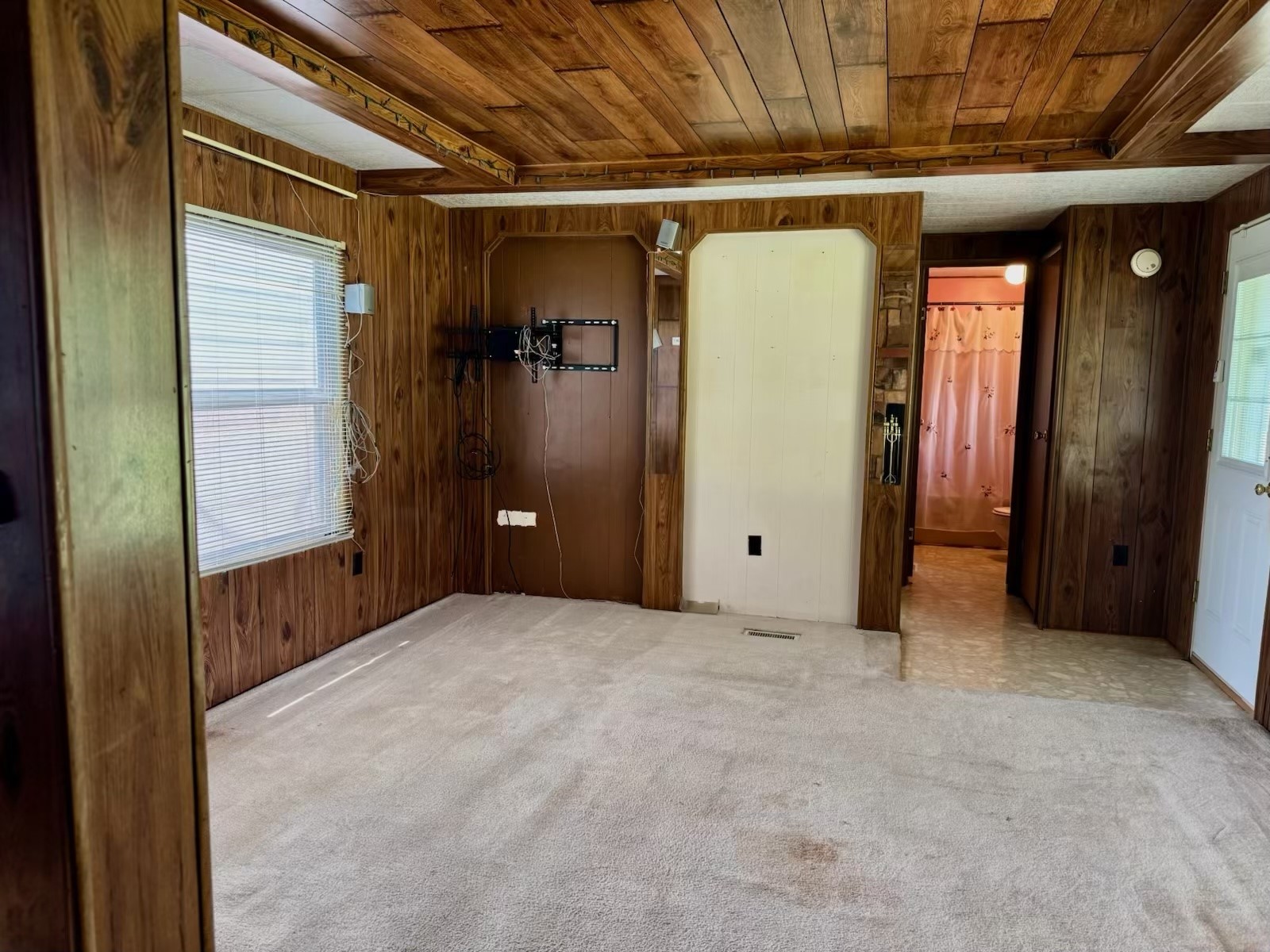 401 Private Road 7837