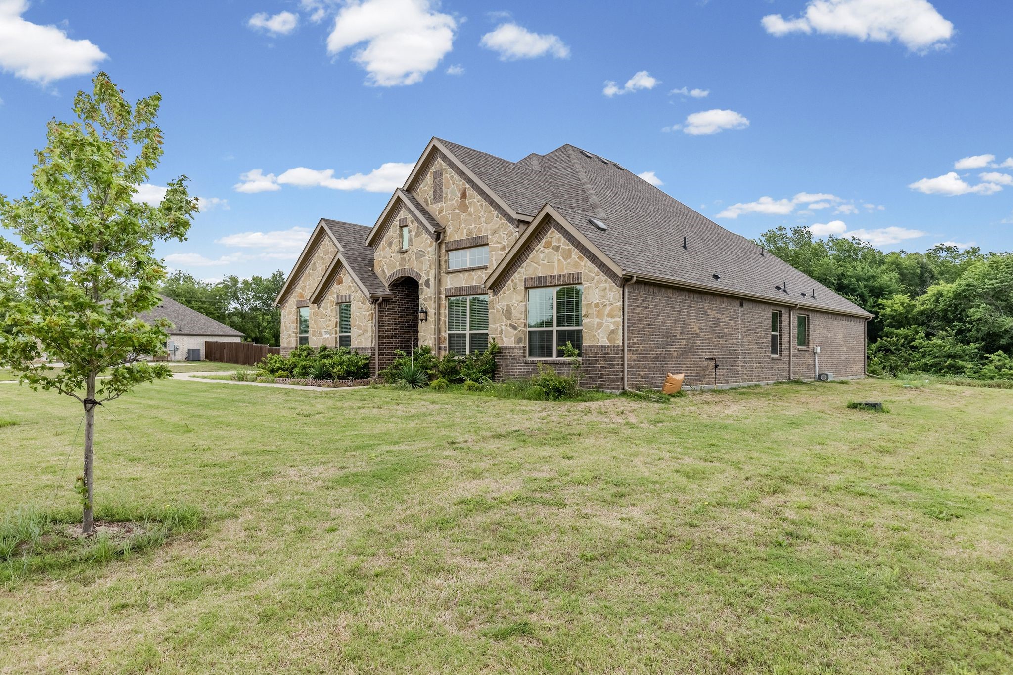 4919 Elizabeth Way