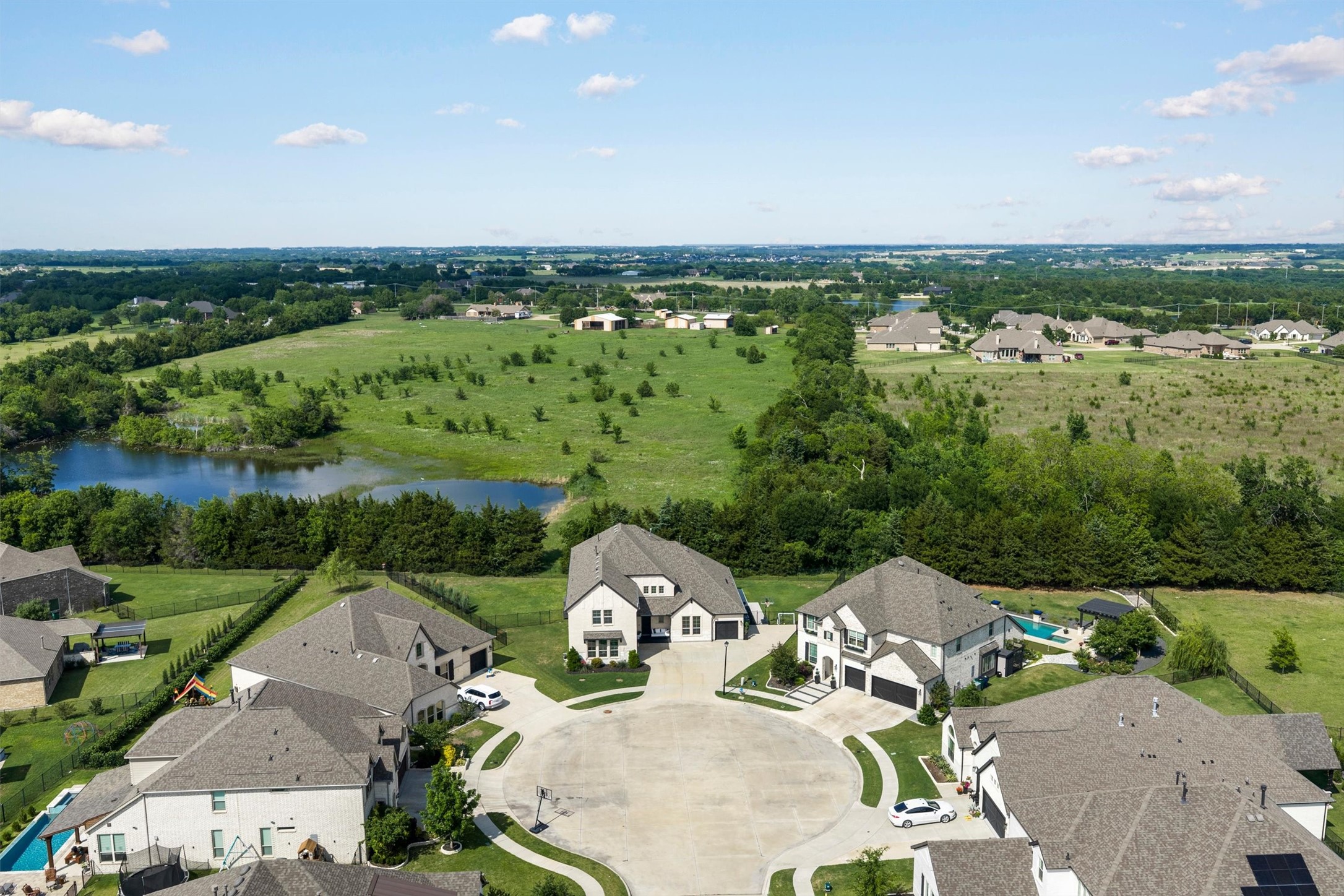 2516 Pampas Court