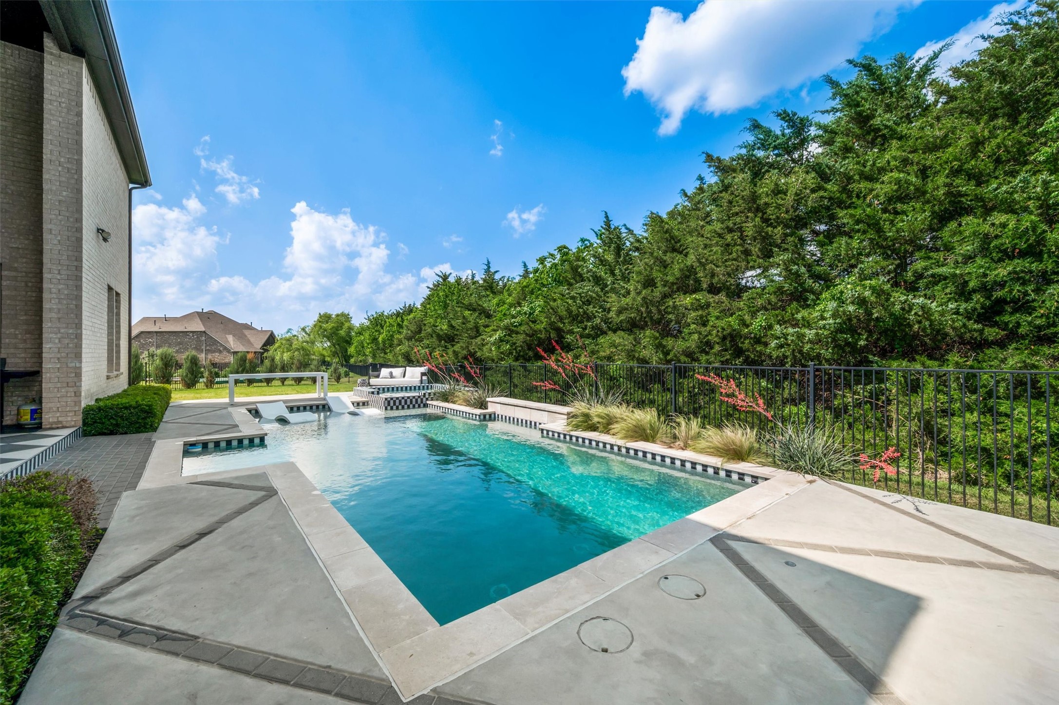2516 Pampas Court