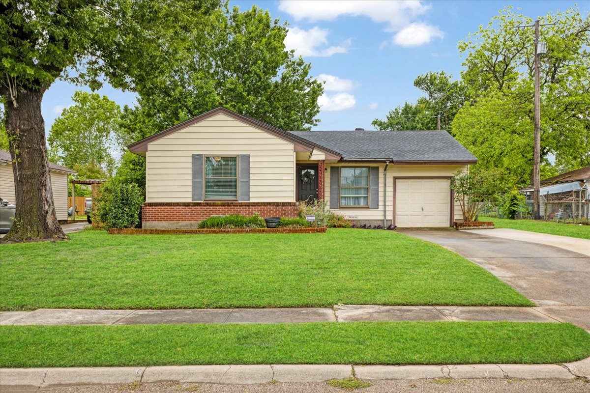 1668 Murray Drive