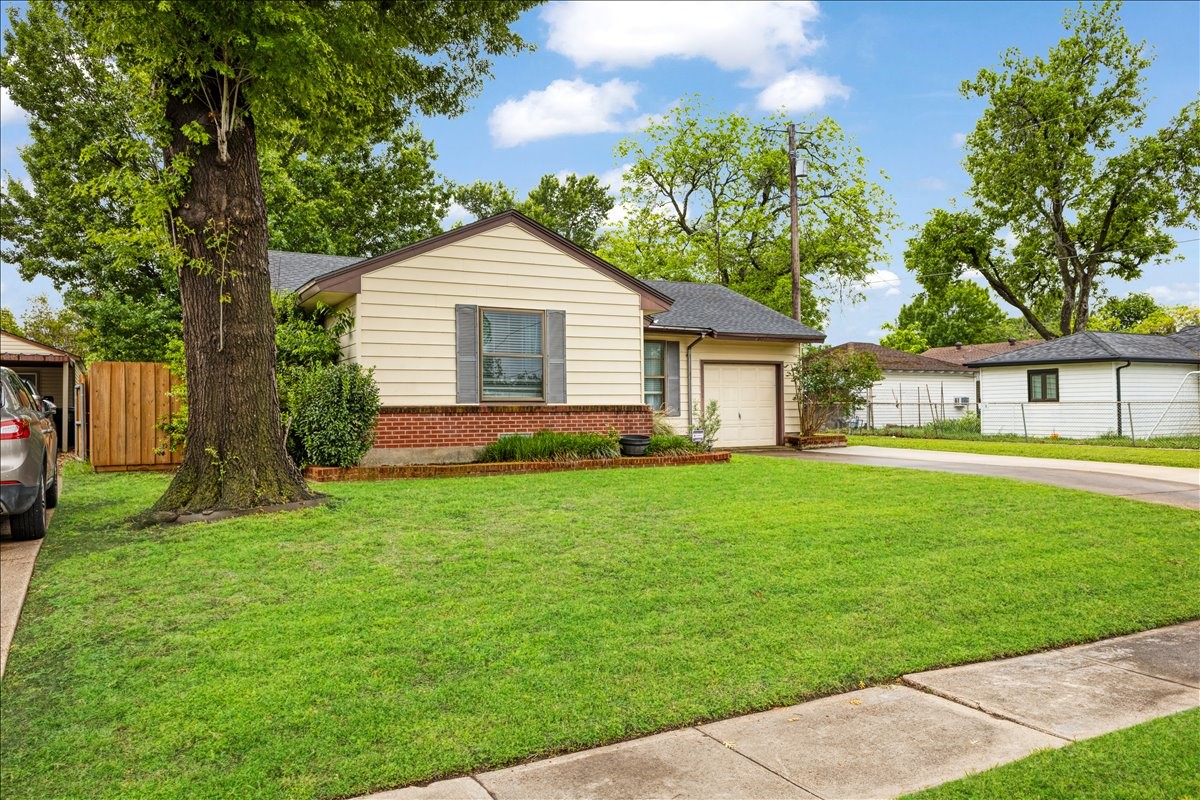 1668 Murray Drive