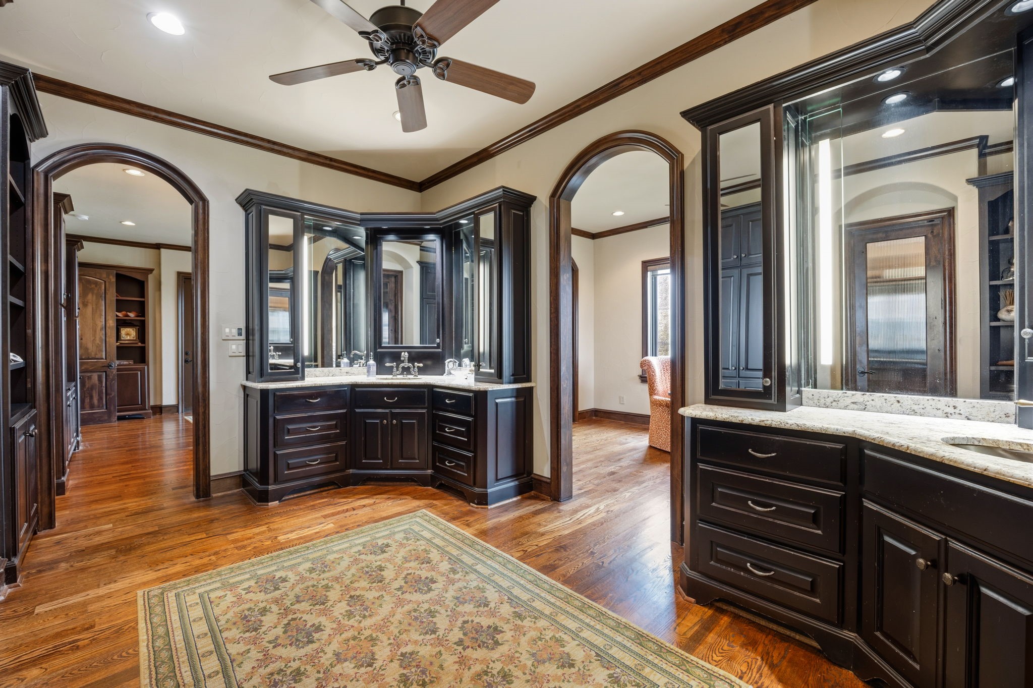 8 Meadowlake Drive