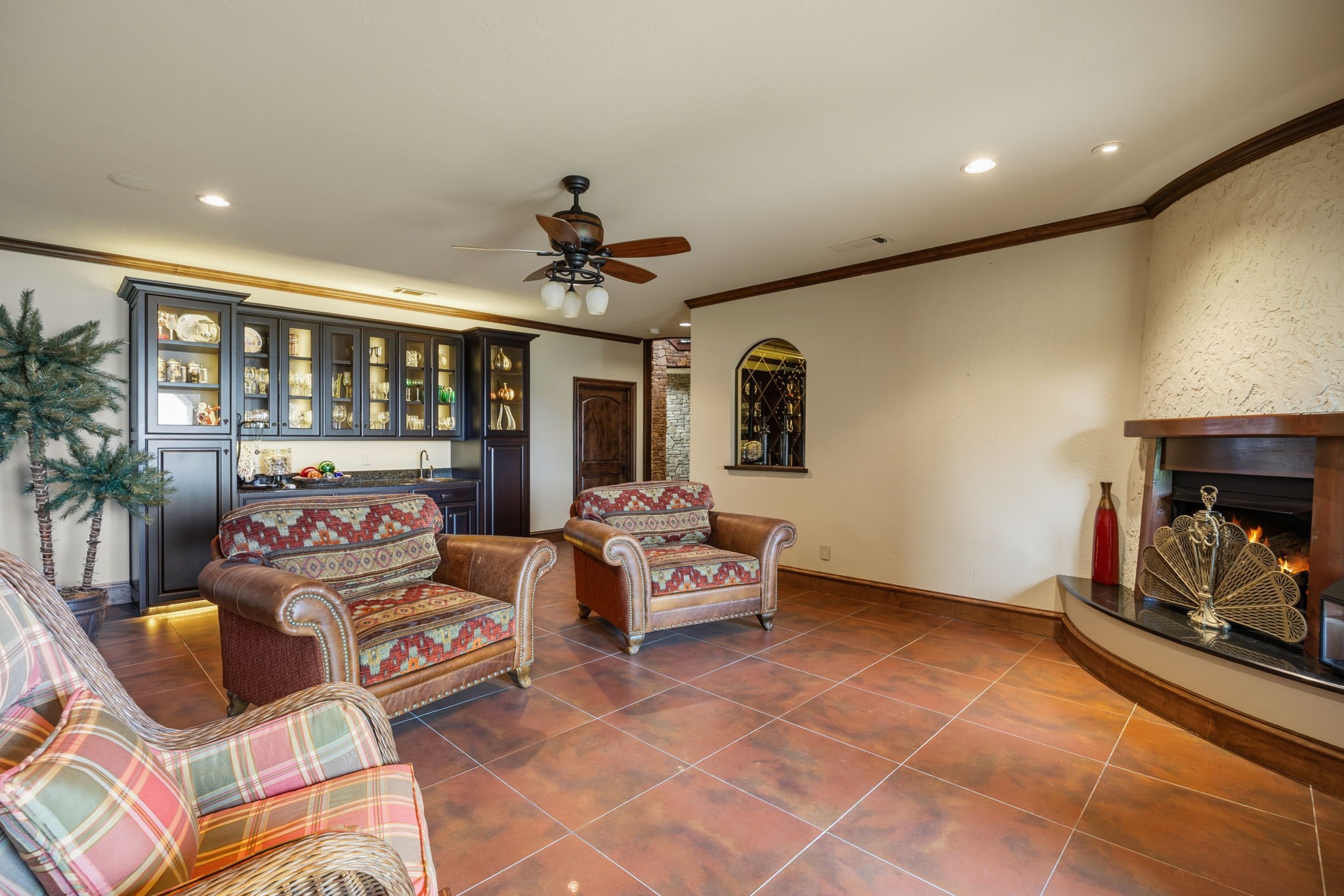 8 Meadowlake Drive