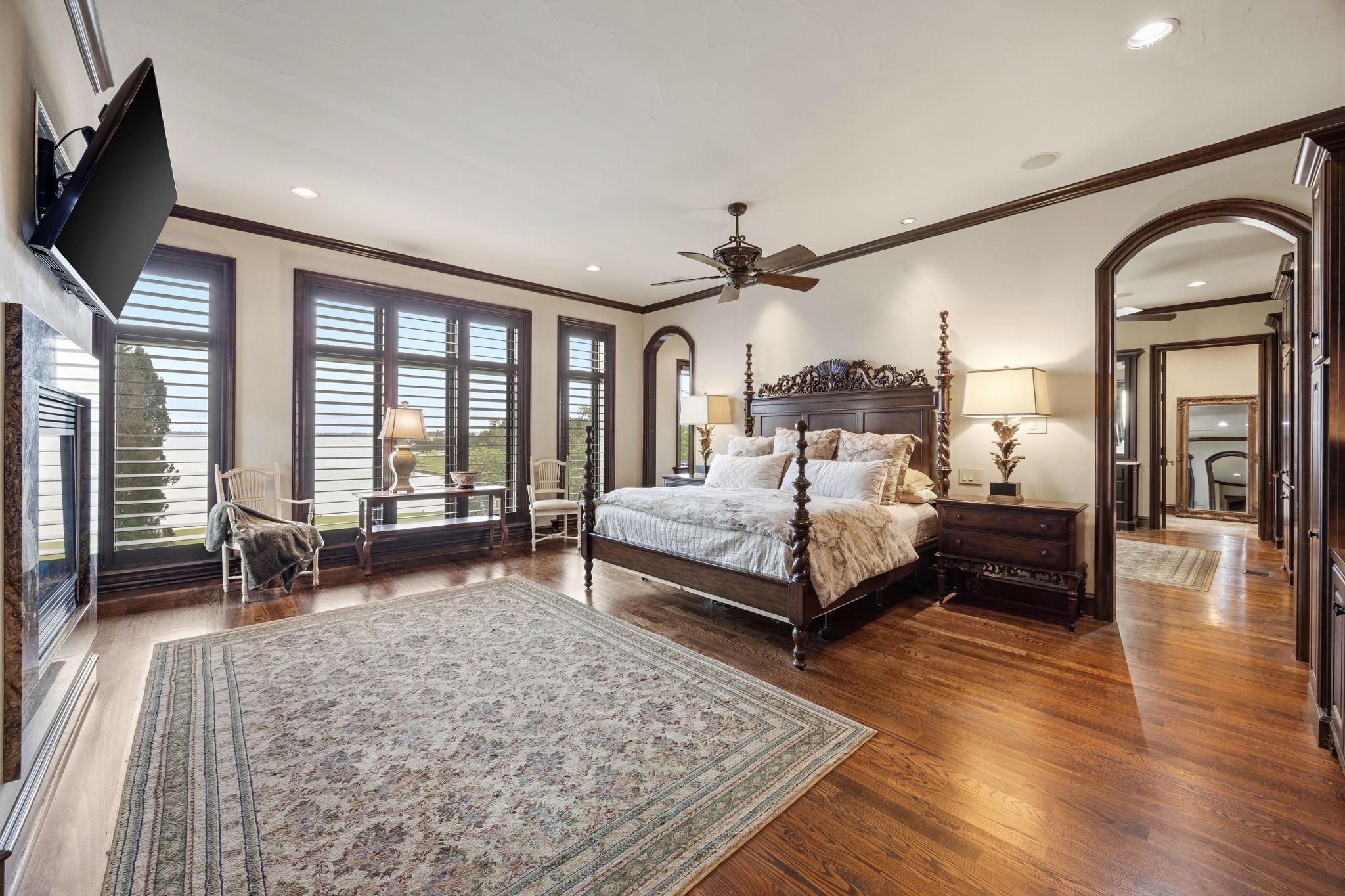8 Meadowlake Drive