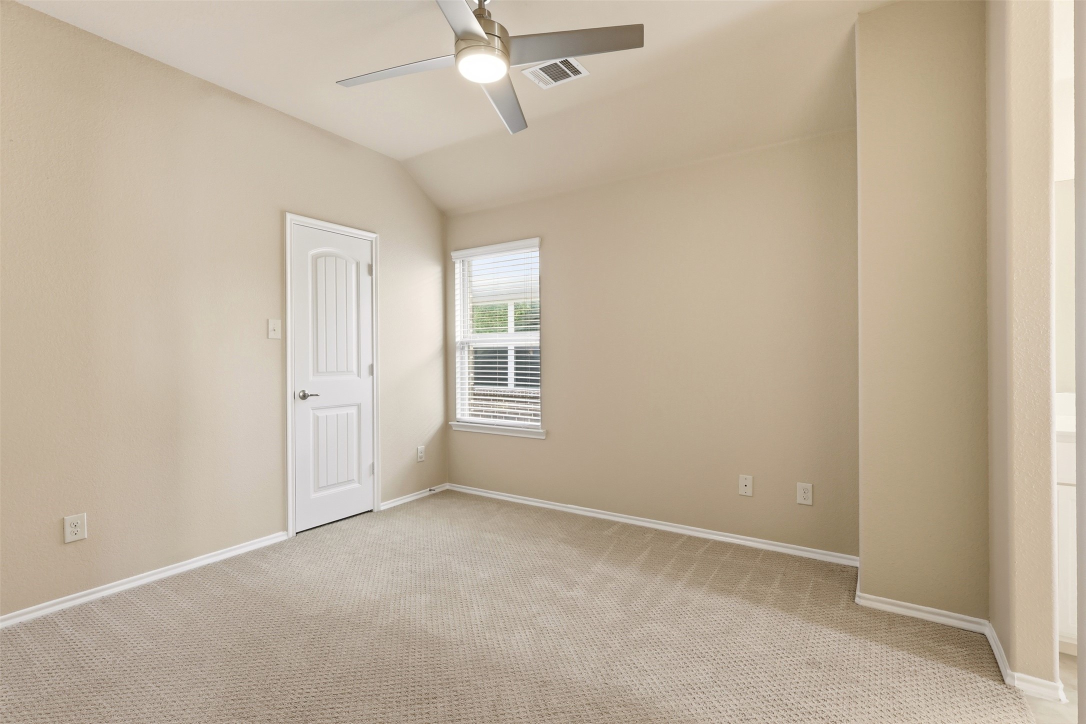 816 Gray Fox Drive