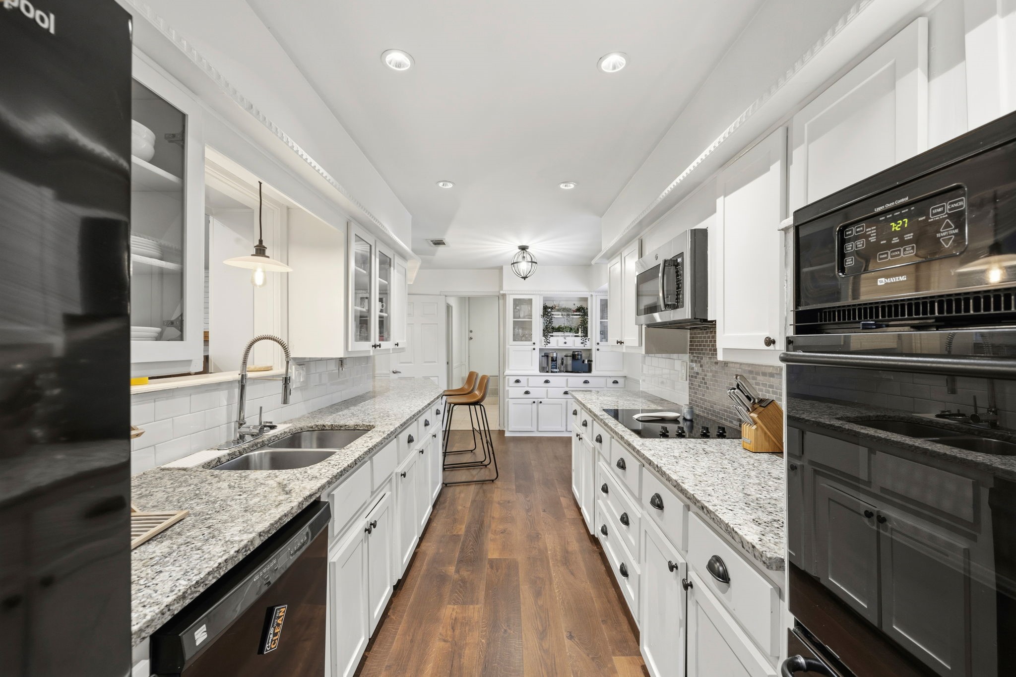 3732 Kiest Knoll Drive