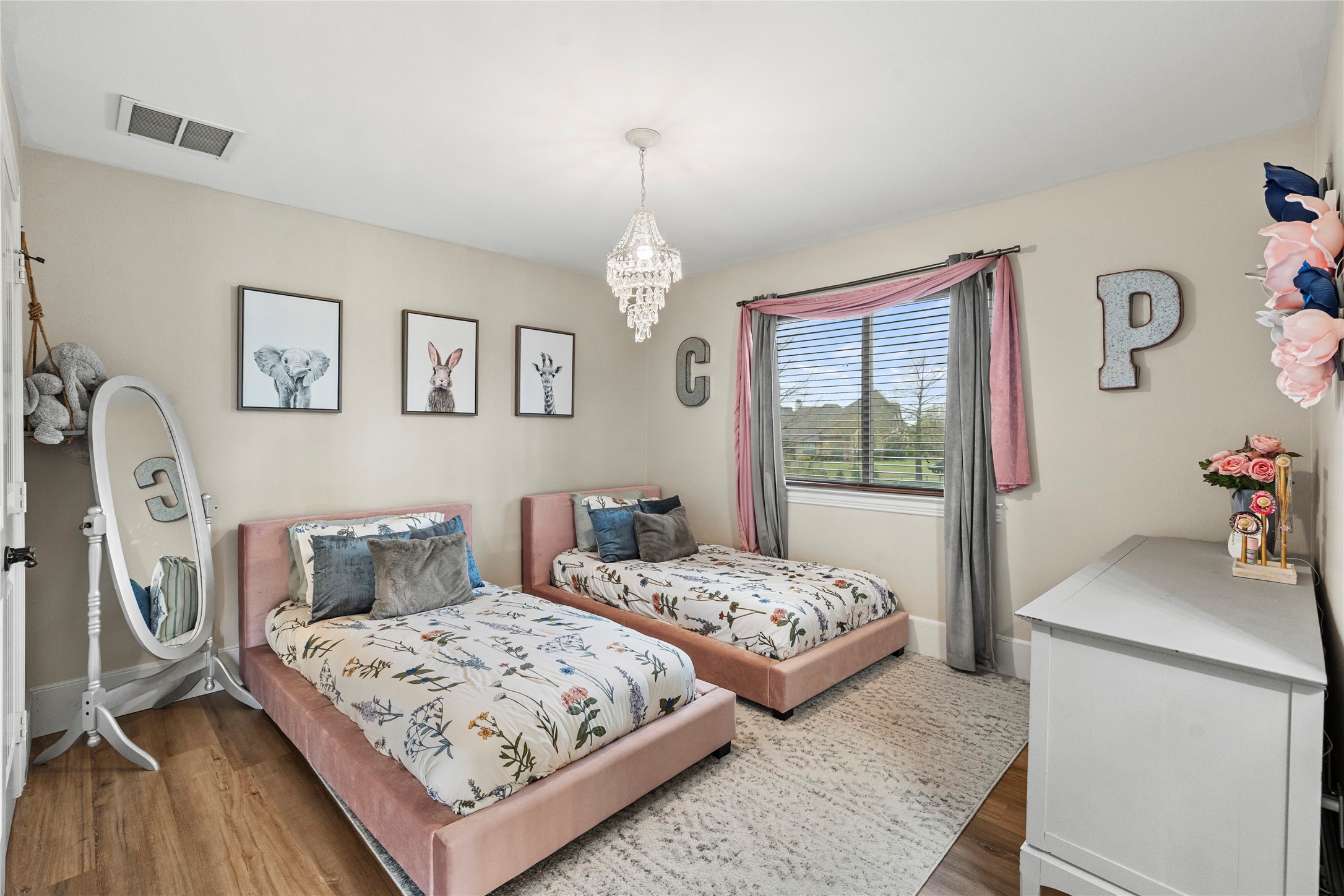 399 Wyndemere Boulevard