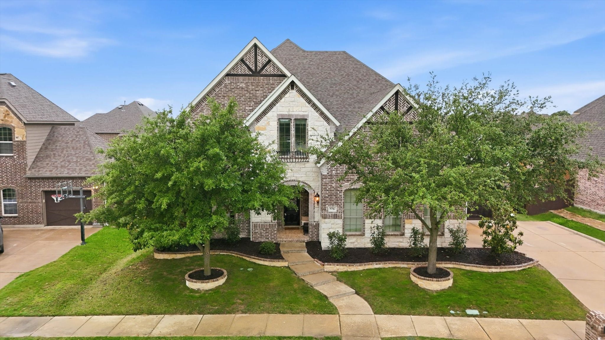 576 Featherstone Drive