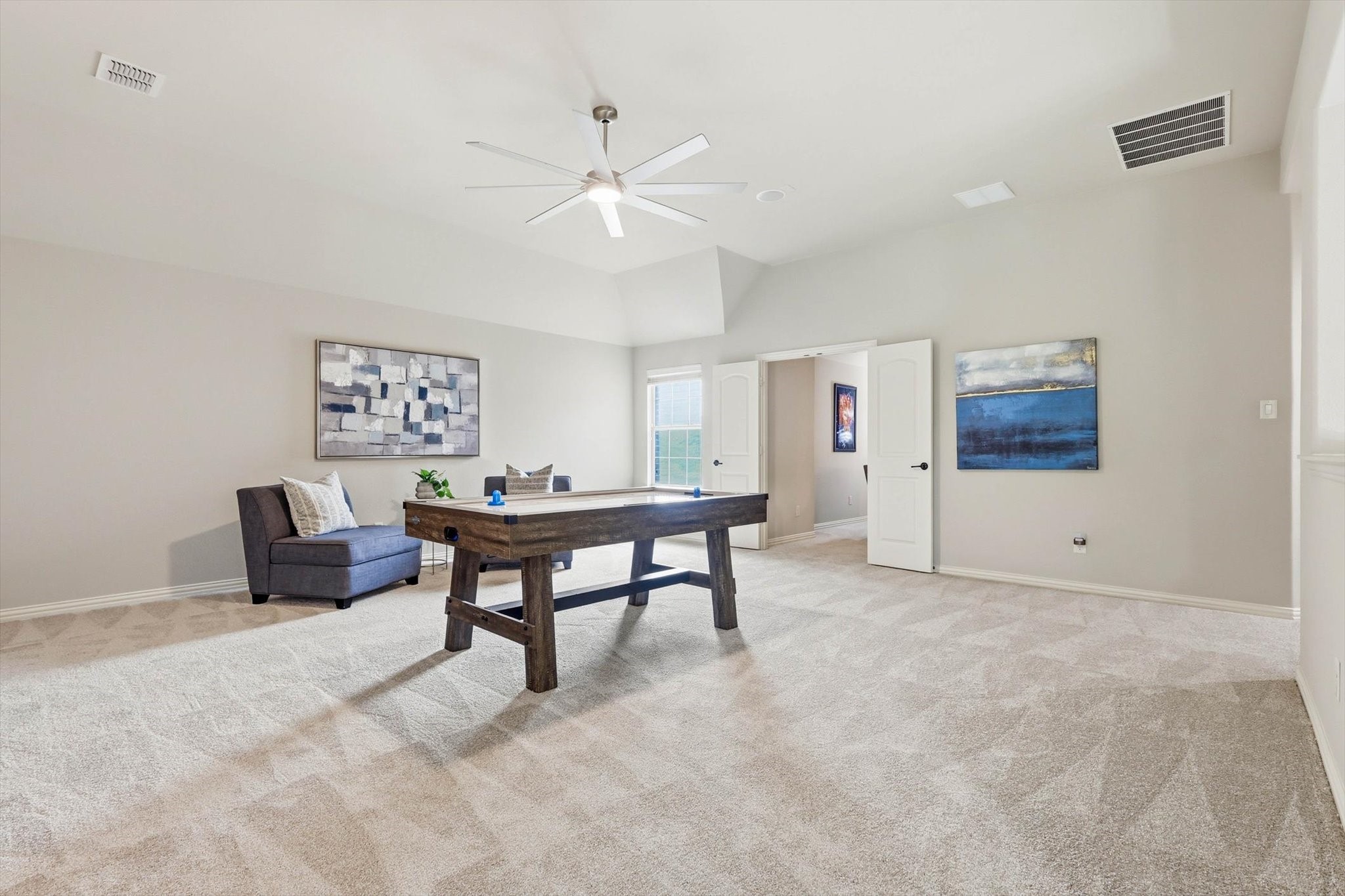 576 Featherstone Drive