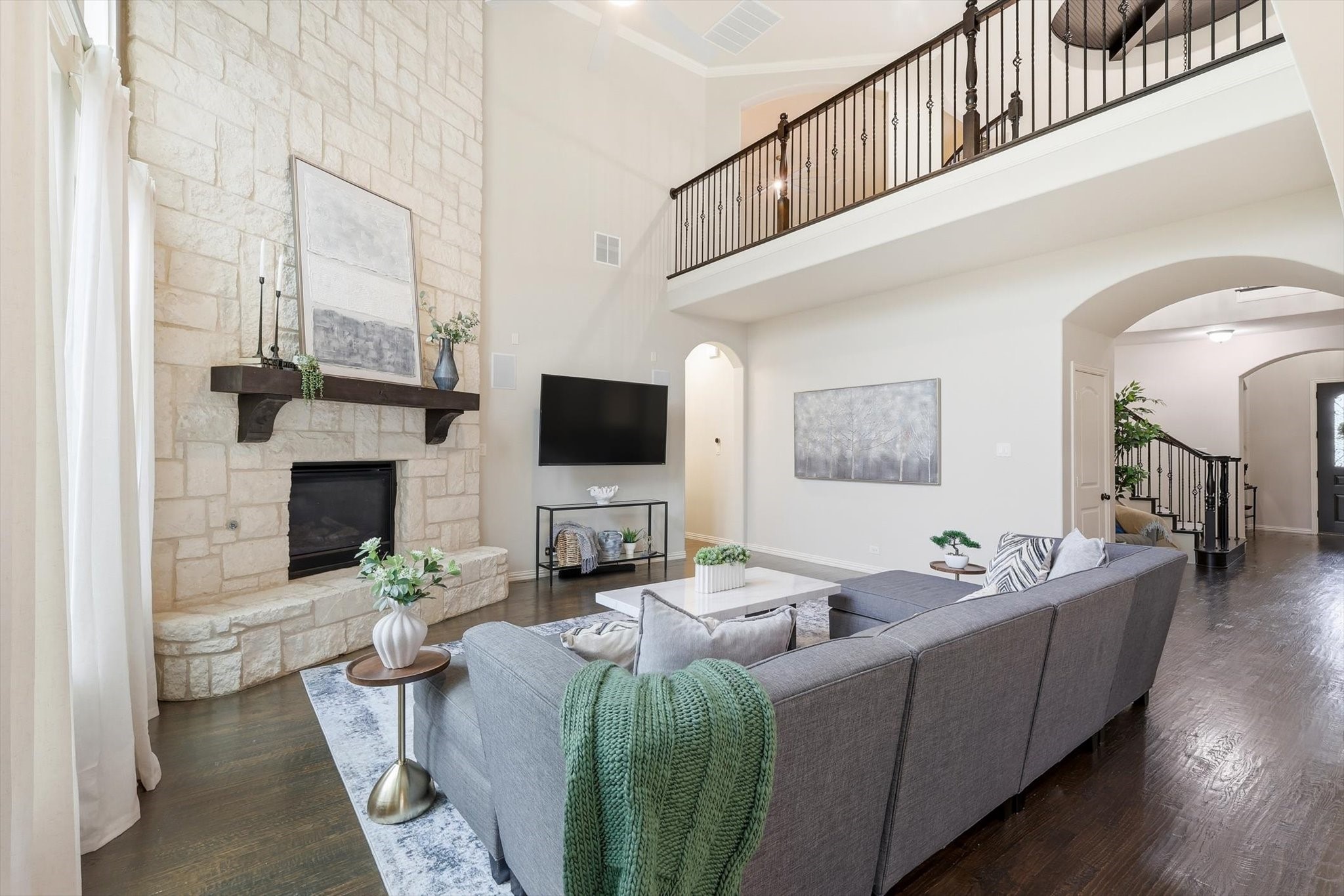 576 Featherstone Drive