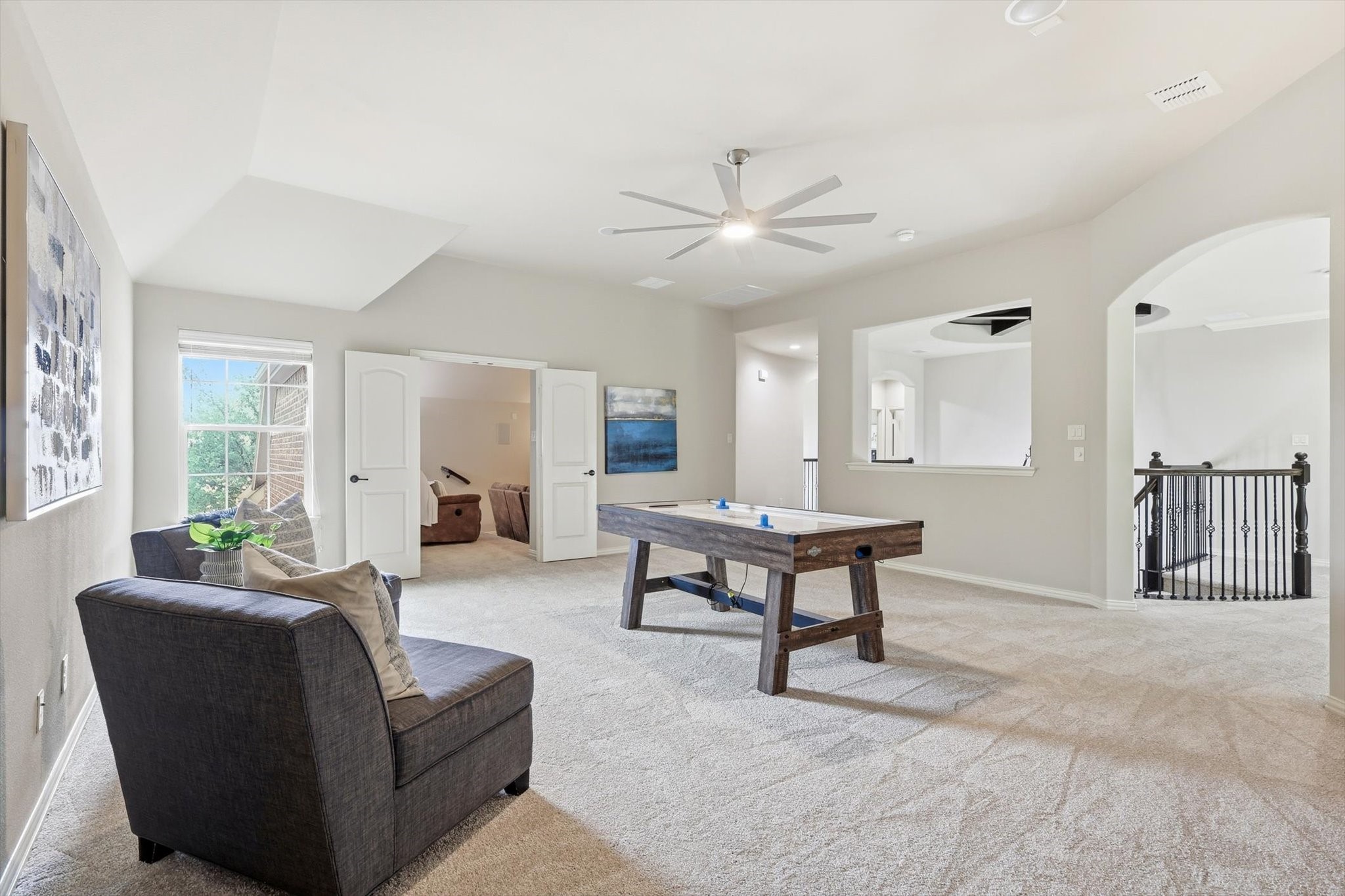 576 Featherstone Drive