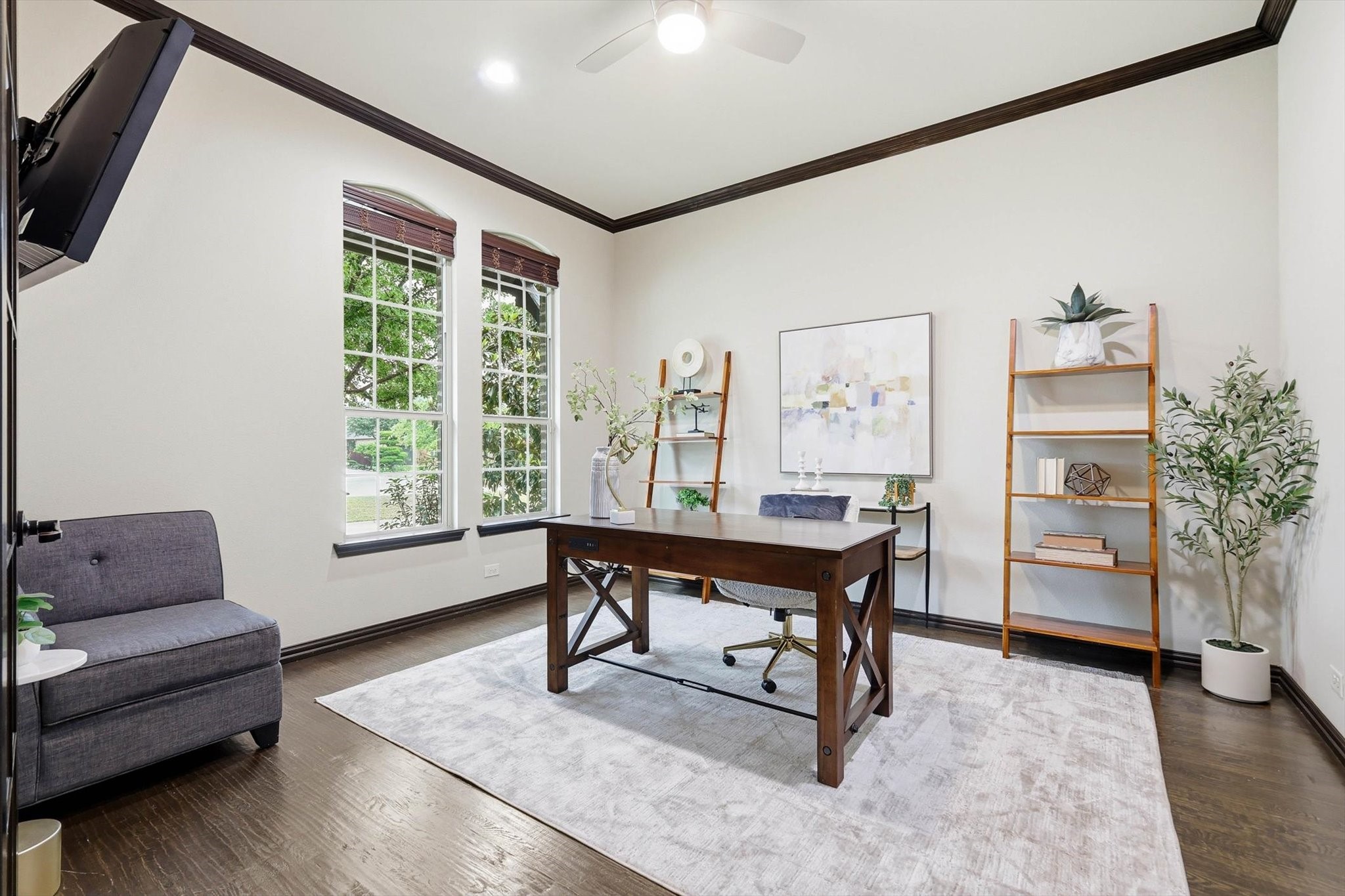 576 Featherstone Drive