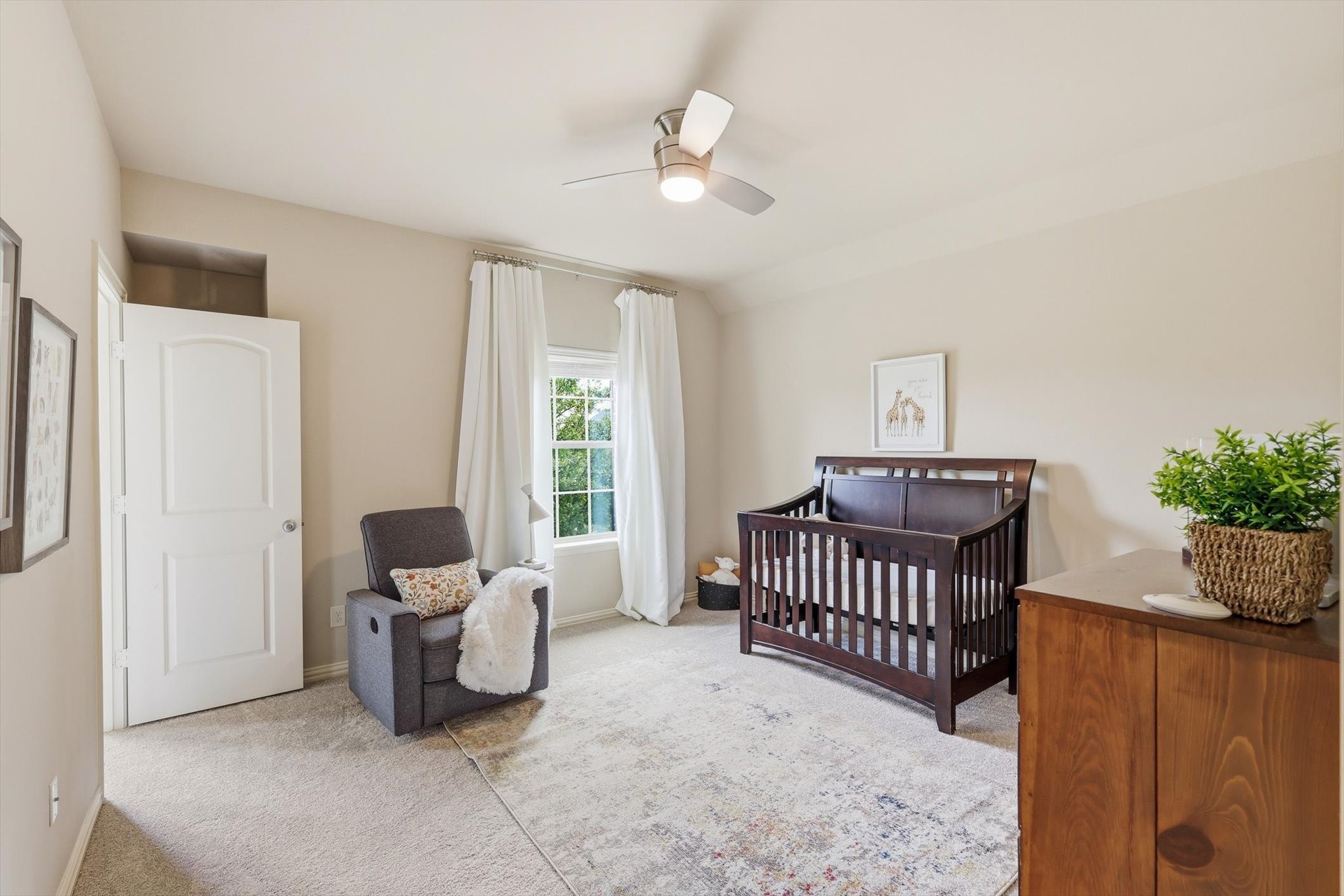 576 Featherstone Drive