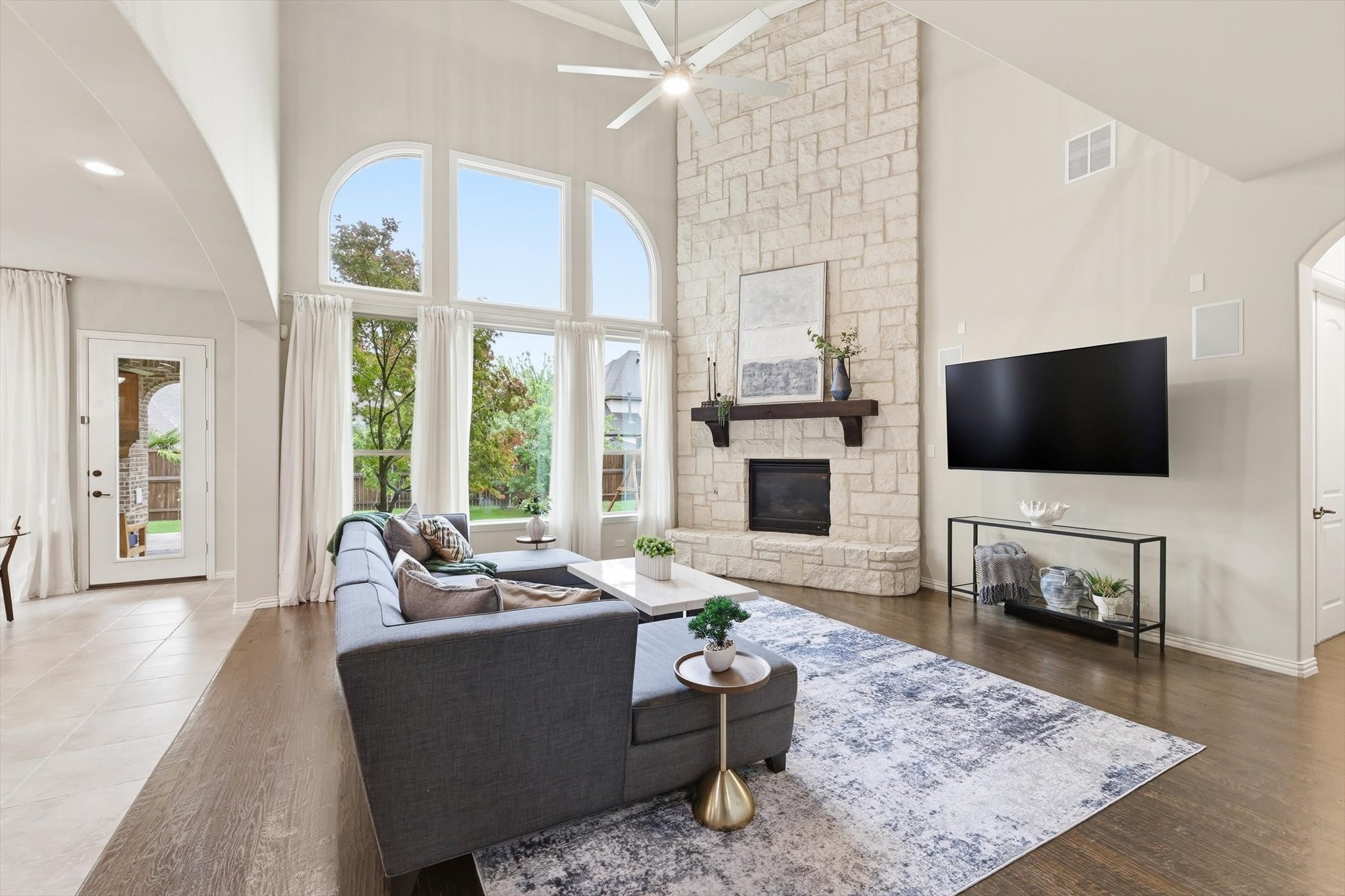 576 Featherstone Drive