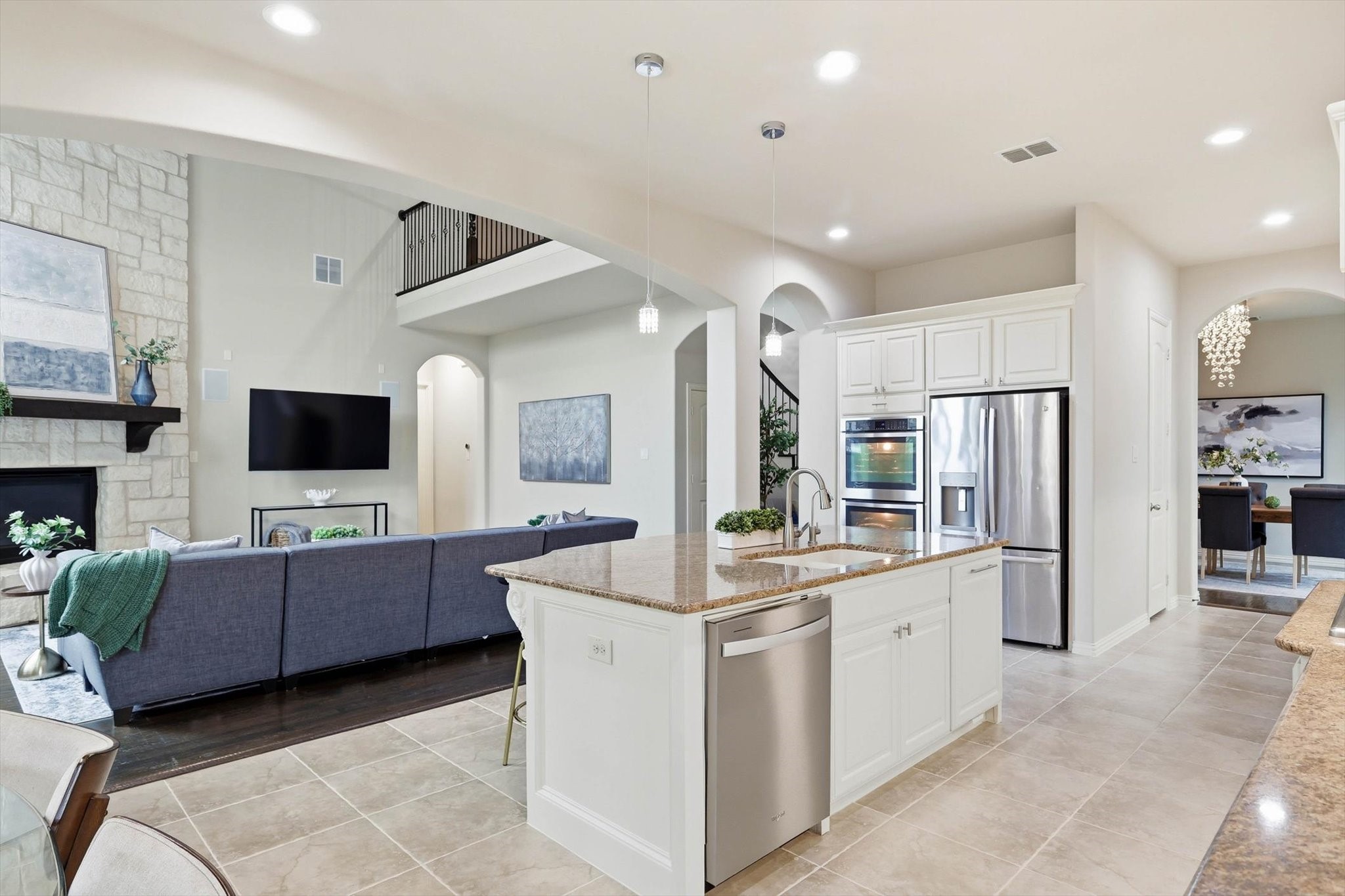 576 Featherstone Drive