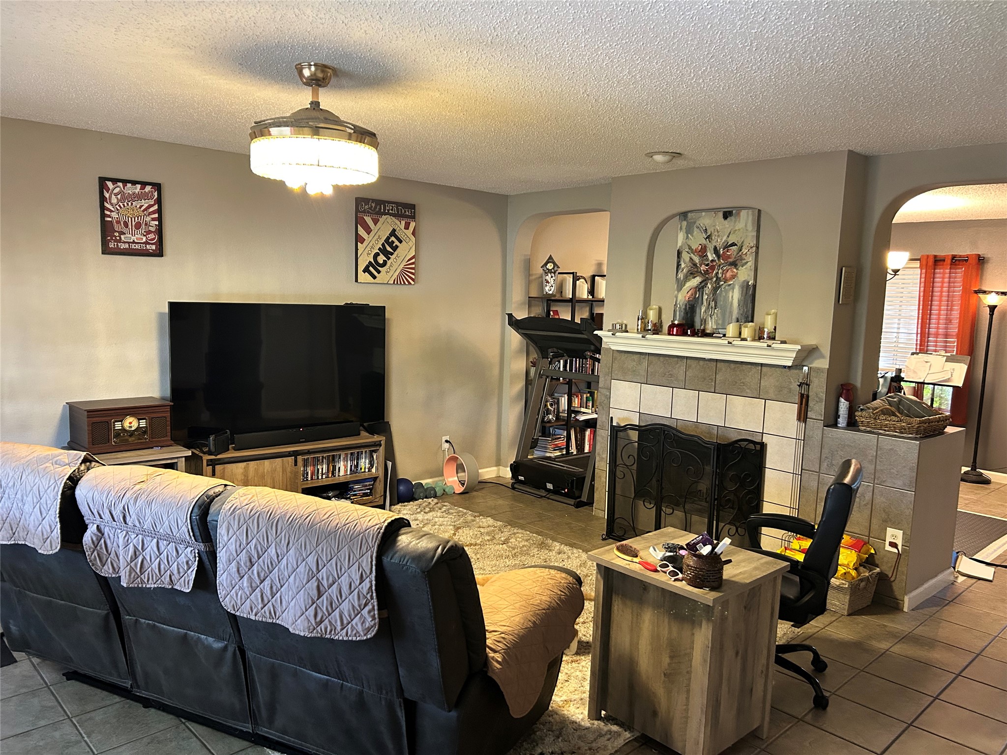 4360 Mesa Drive