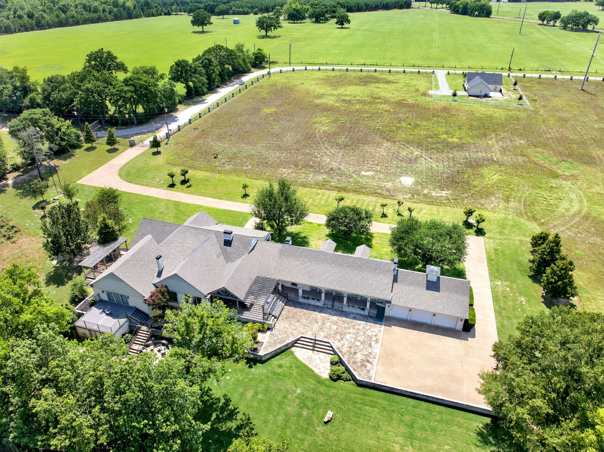 1901 Rose Point