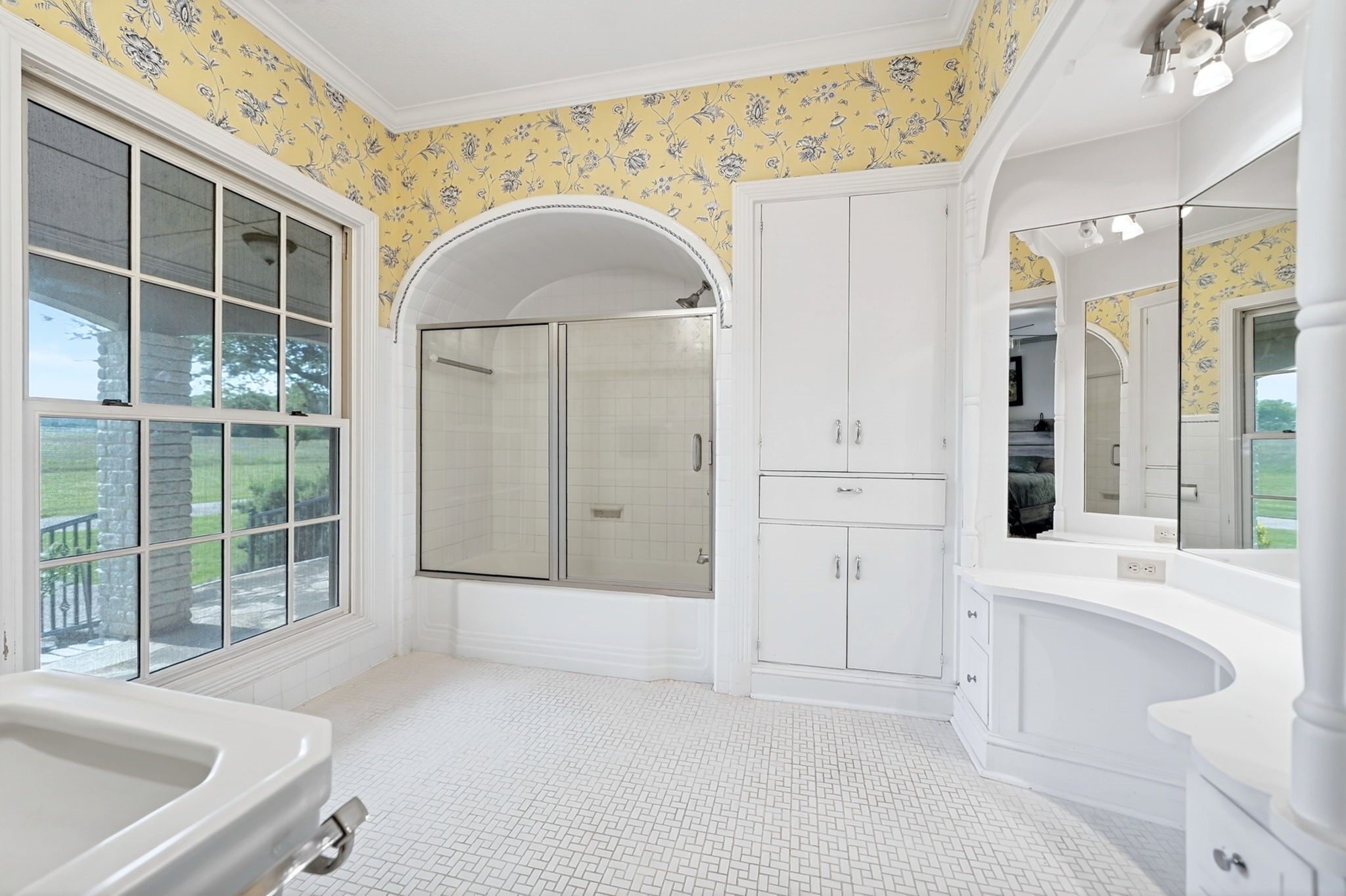 1901 Rose Point