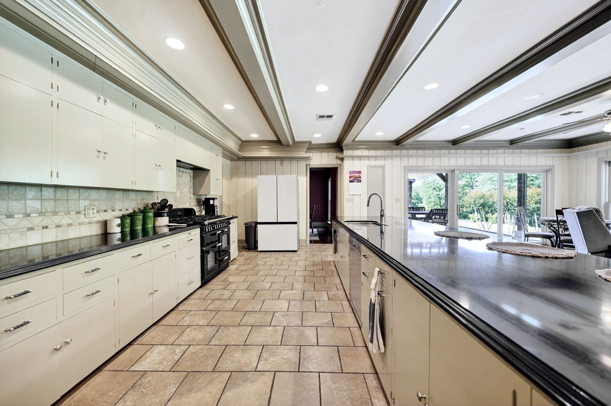 1901 Rose Point