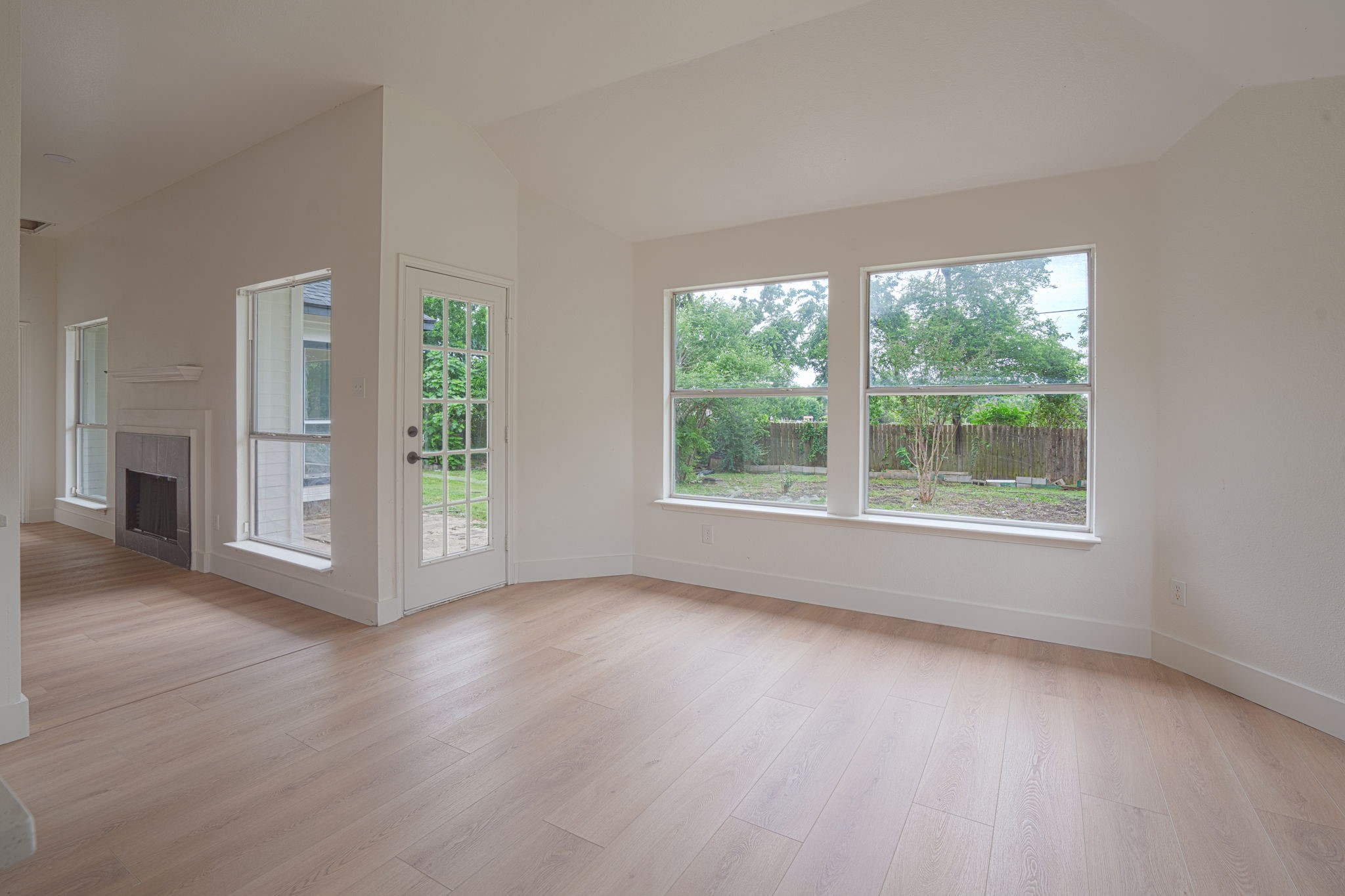 214 Pearly Top Drive