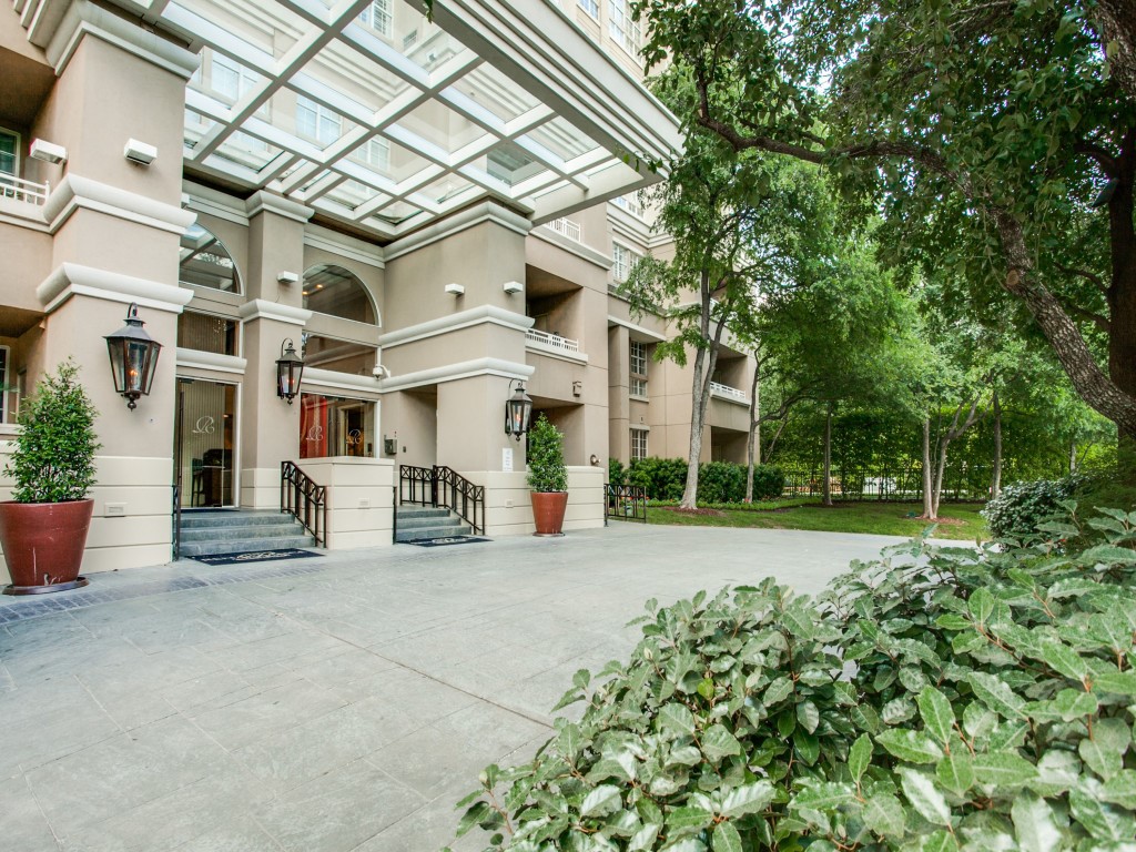 3225 Turtle Creek Boulevard 1649