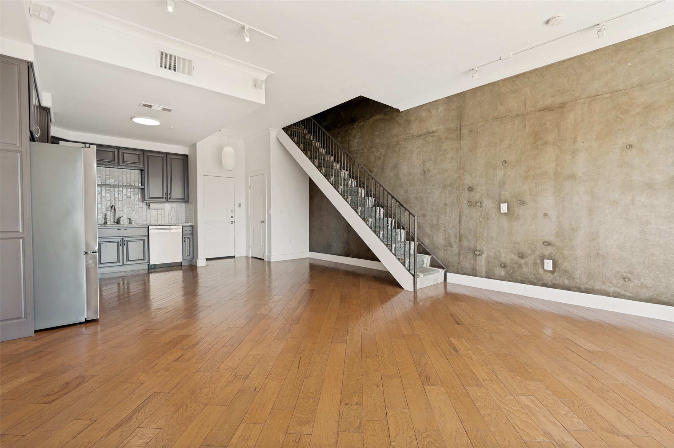 3225 Turtle Creek Boulevard 1649