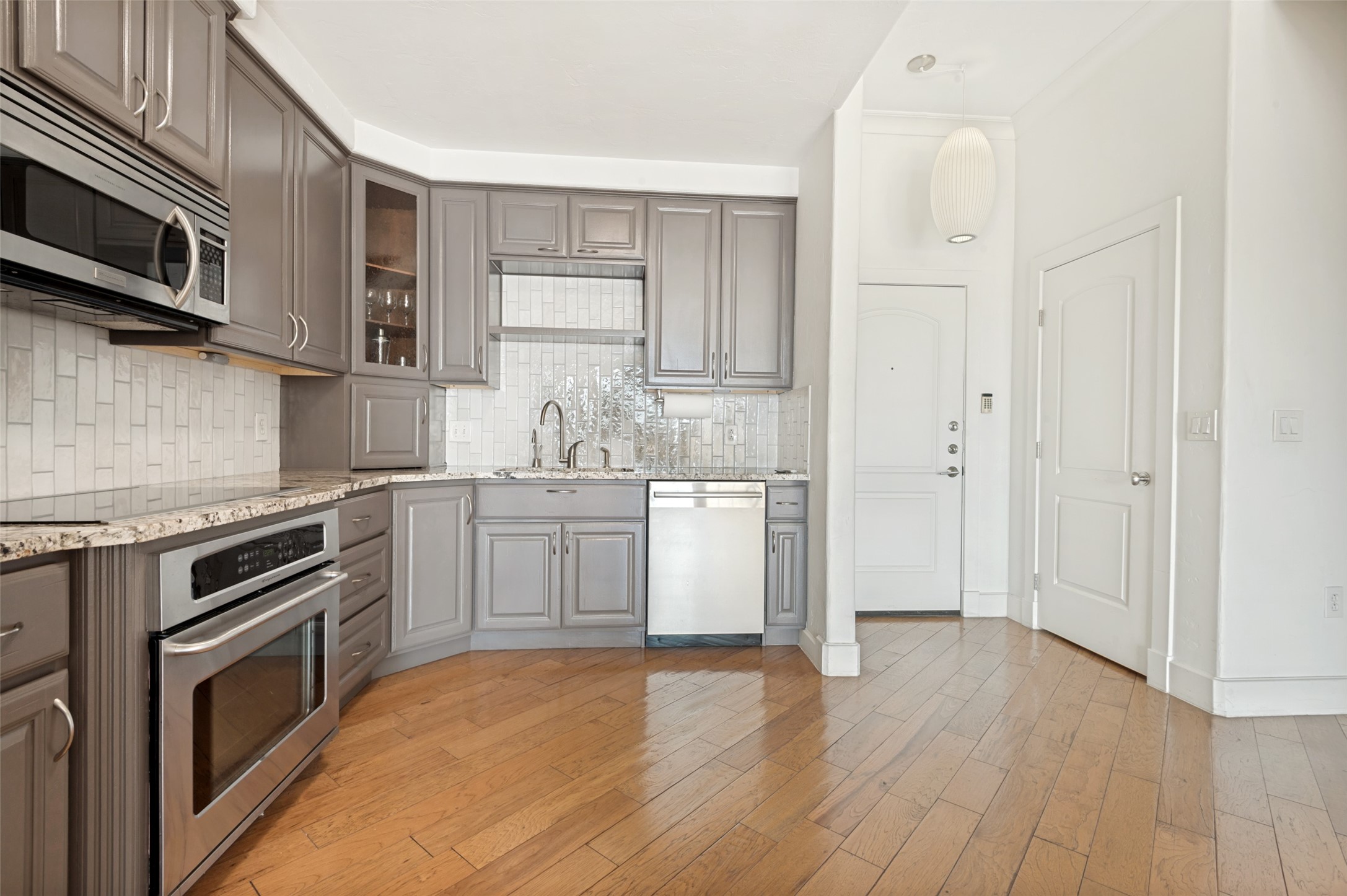3225 Turtle Creek Boulevard 1649