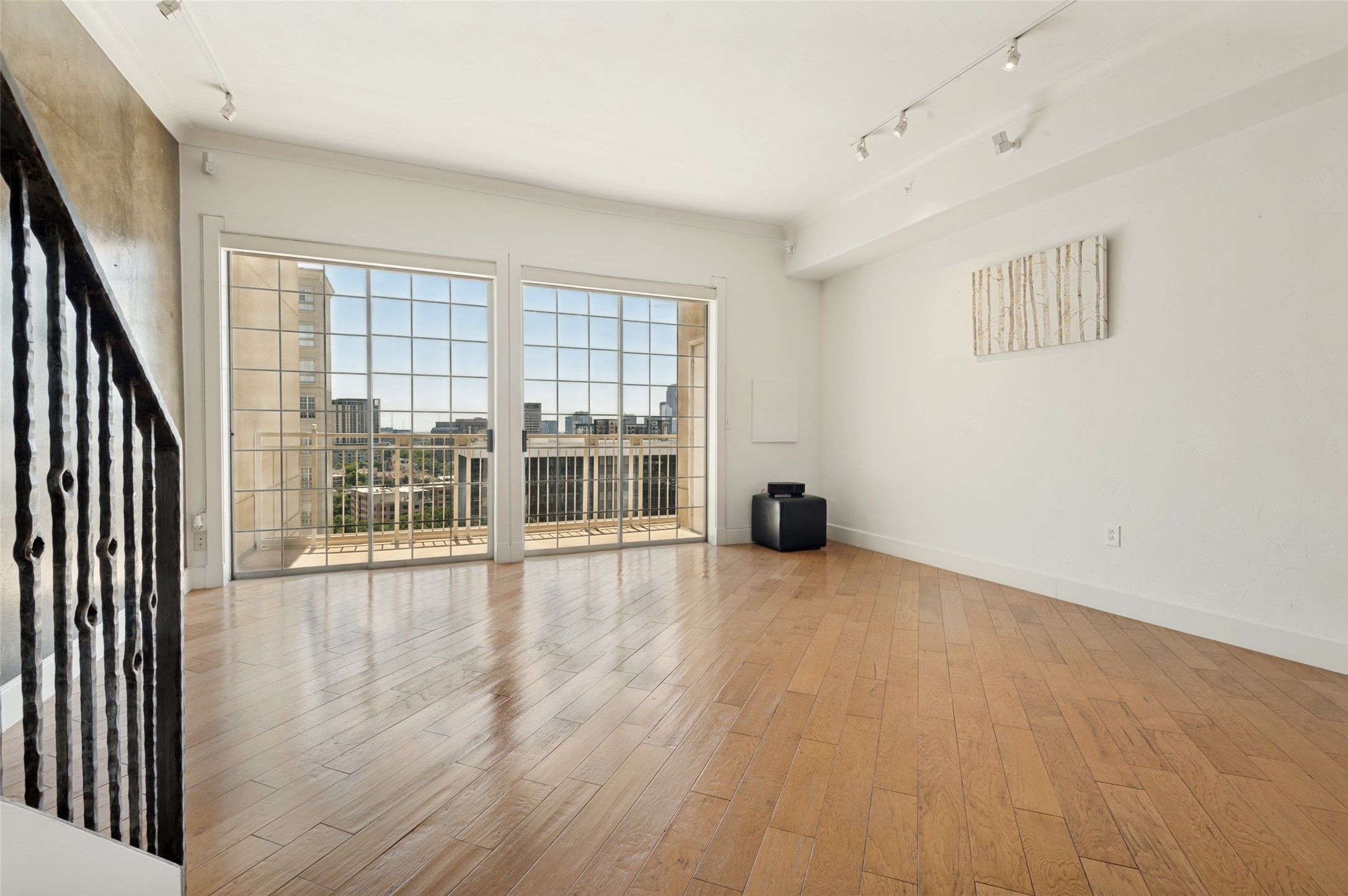 3225 Turtle Creek Boulevard 1649