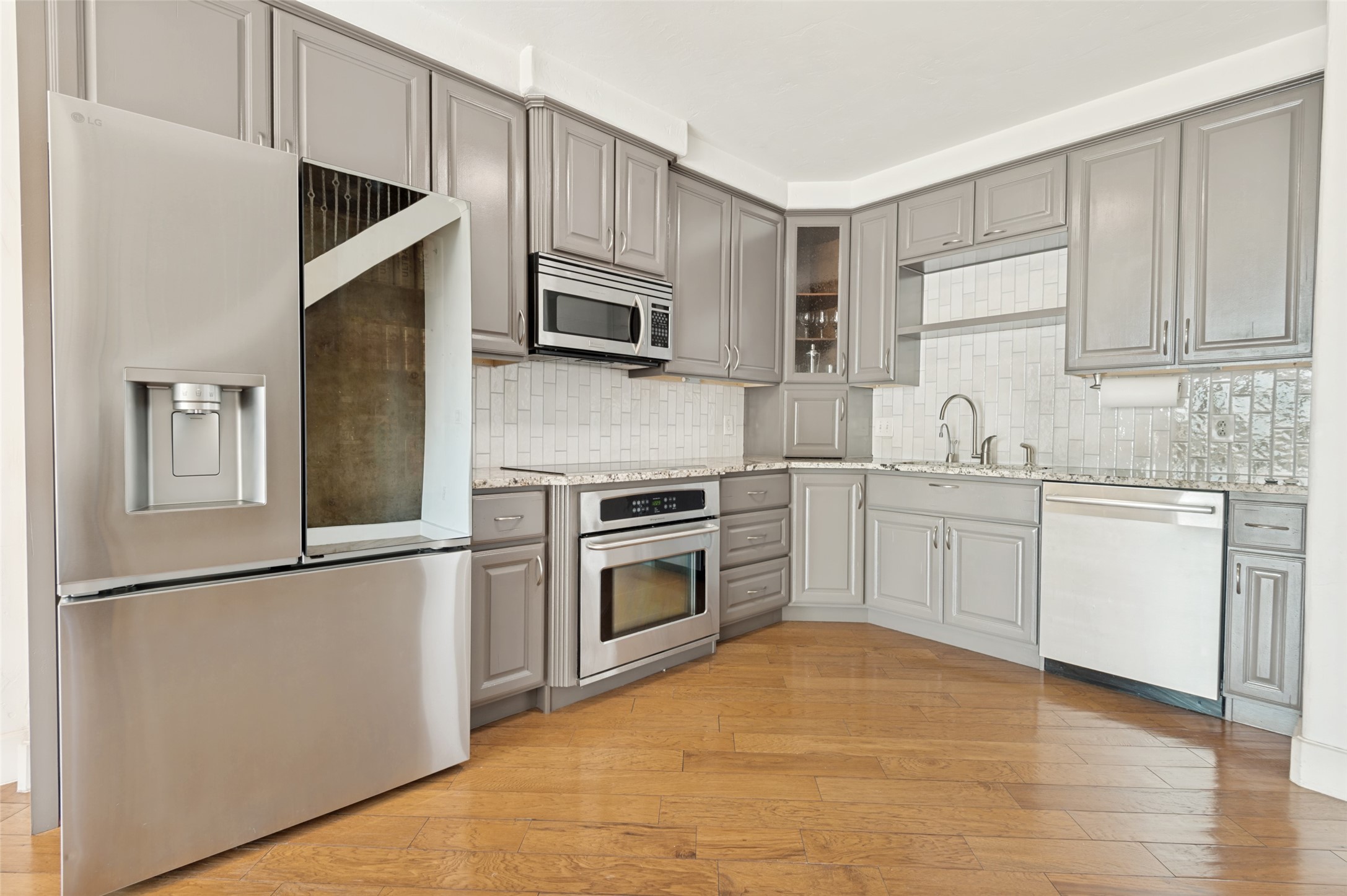 3225 Turtle Creek Boulevard 1649