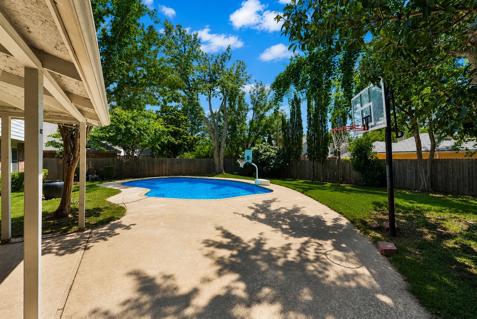 4138 Mapleridge Drive