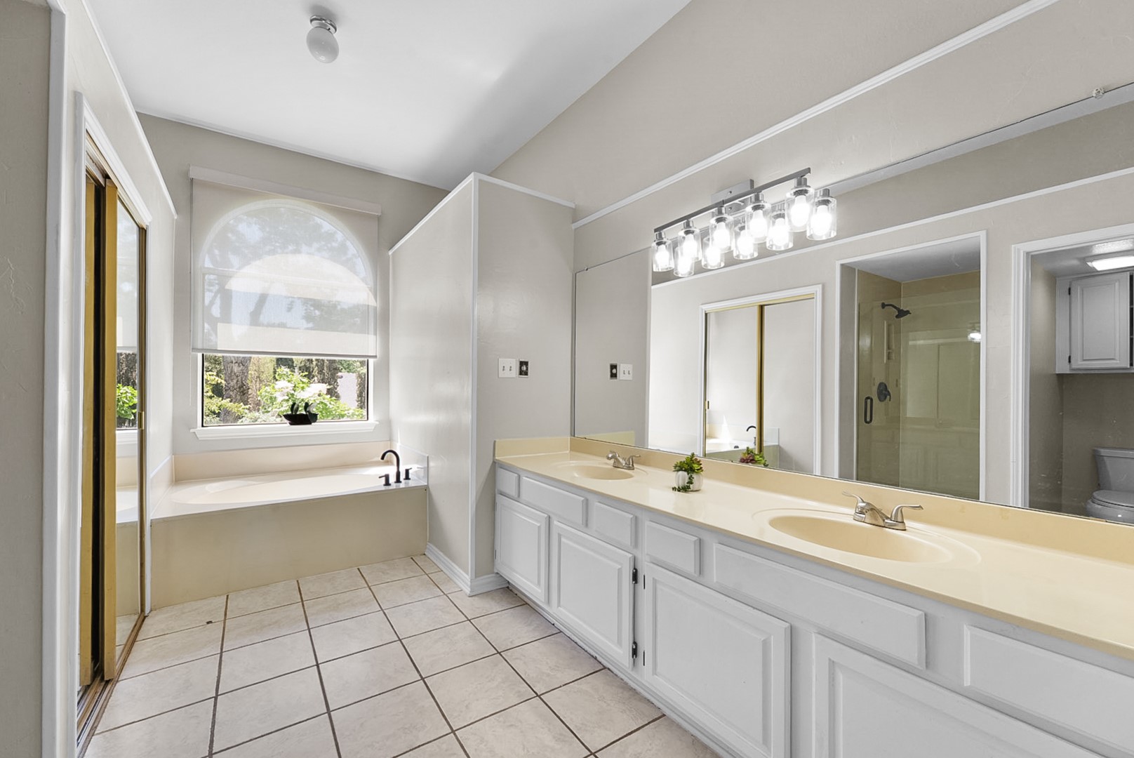 4138 Mapleridge Drive