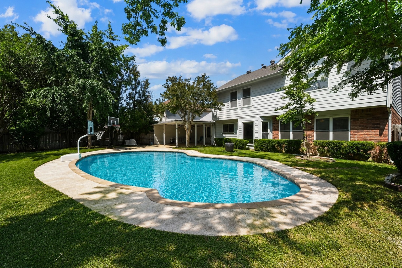 4138 Mapleridge Drive