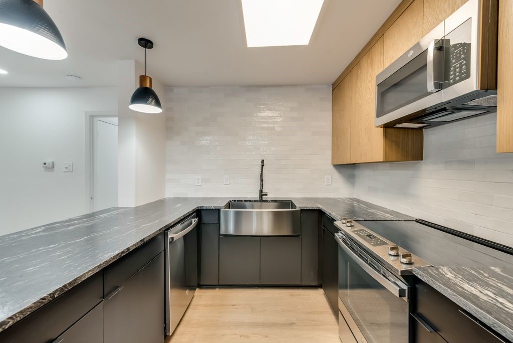 7528 Brentcove Circle