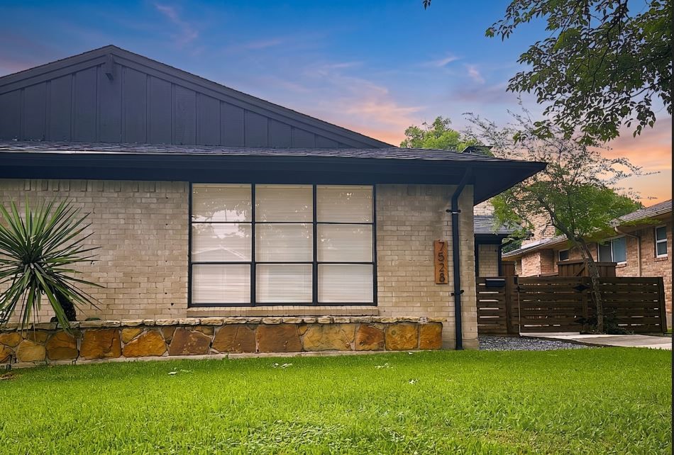 7528 Brentcove Circle