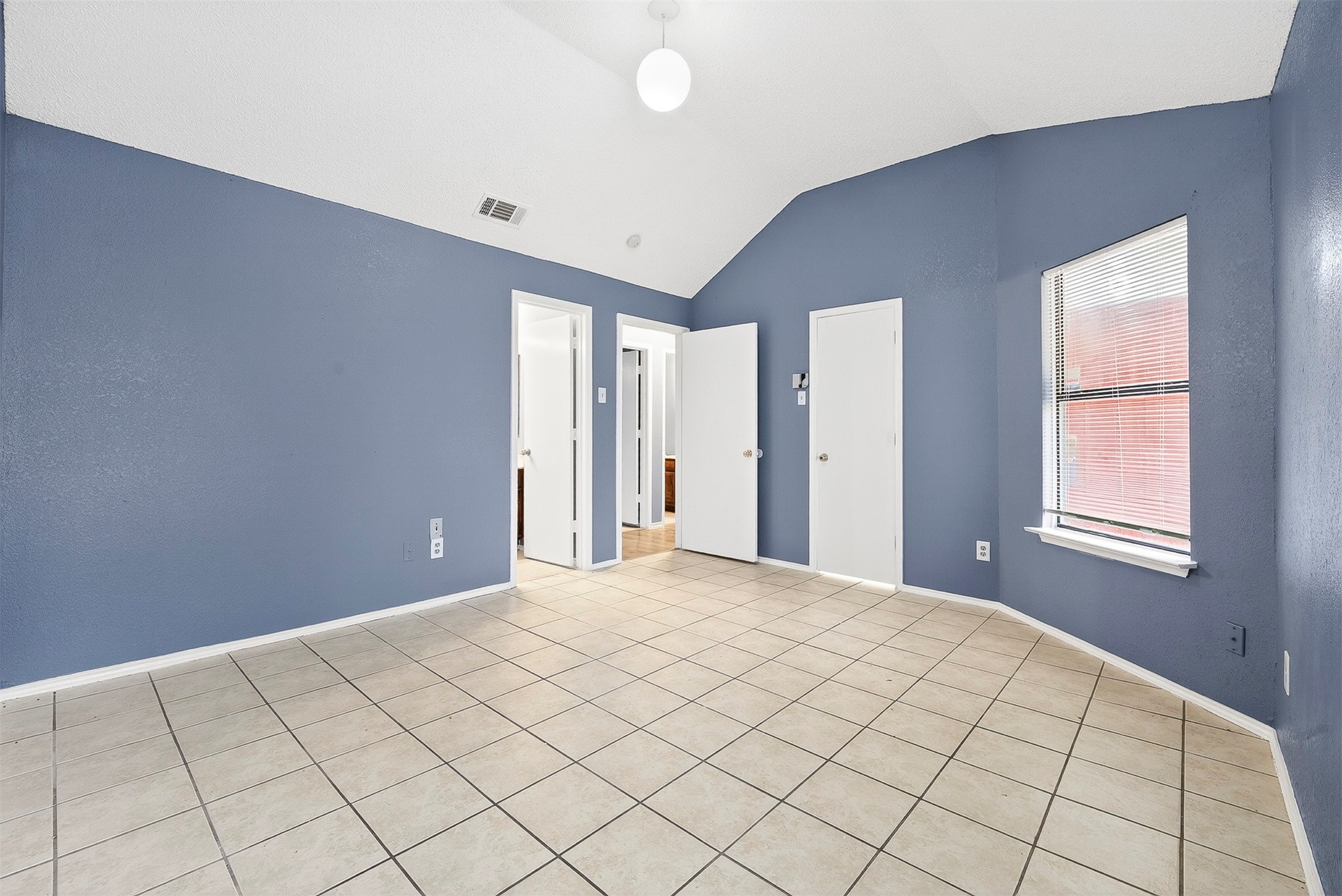 229 Overland Trail