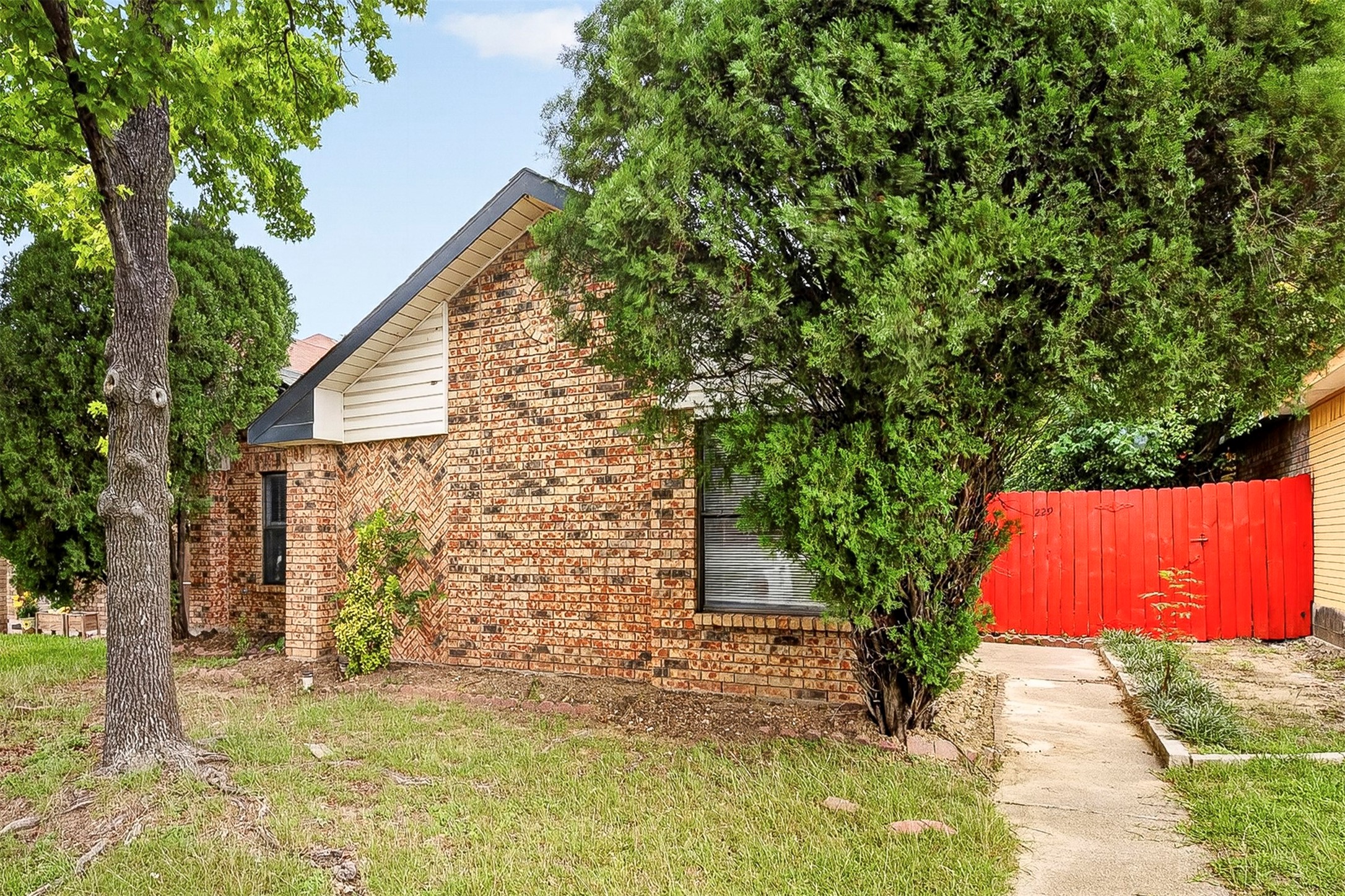229 Overland Trail