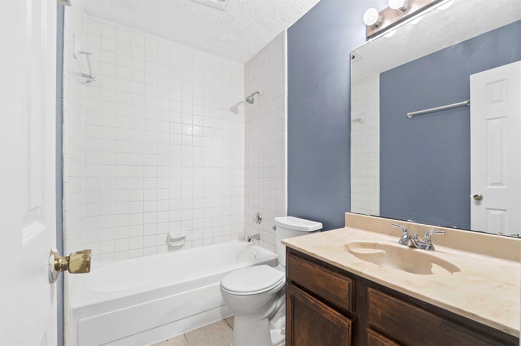 229 Overland Trail