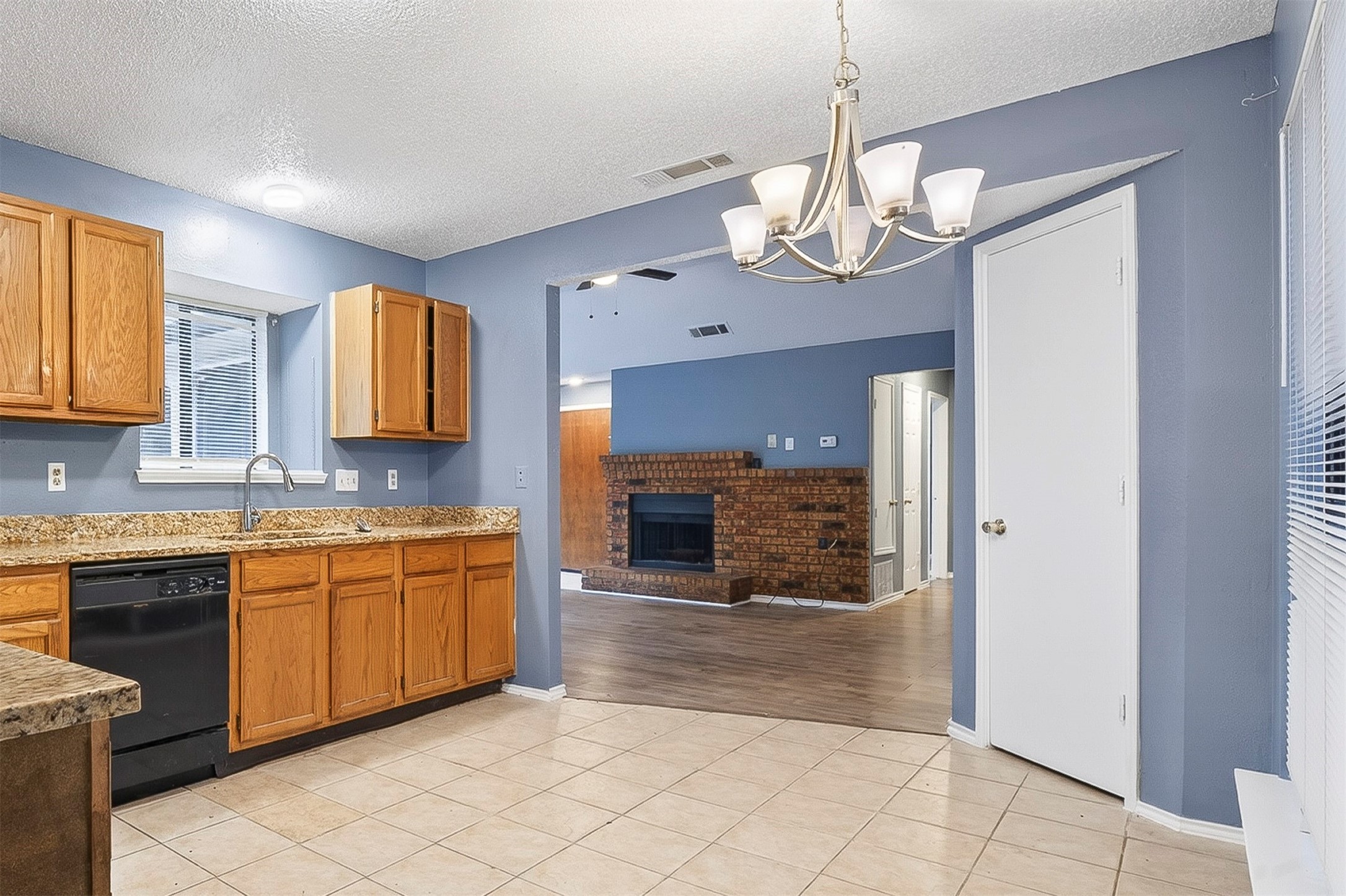 229 Overland Trail