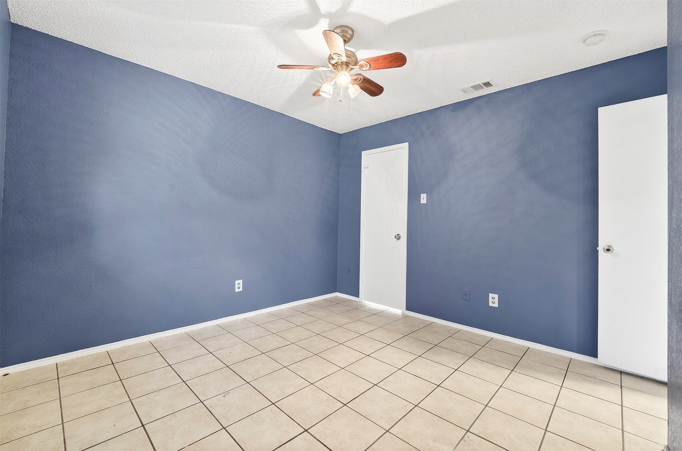 229 Overland Trail