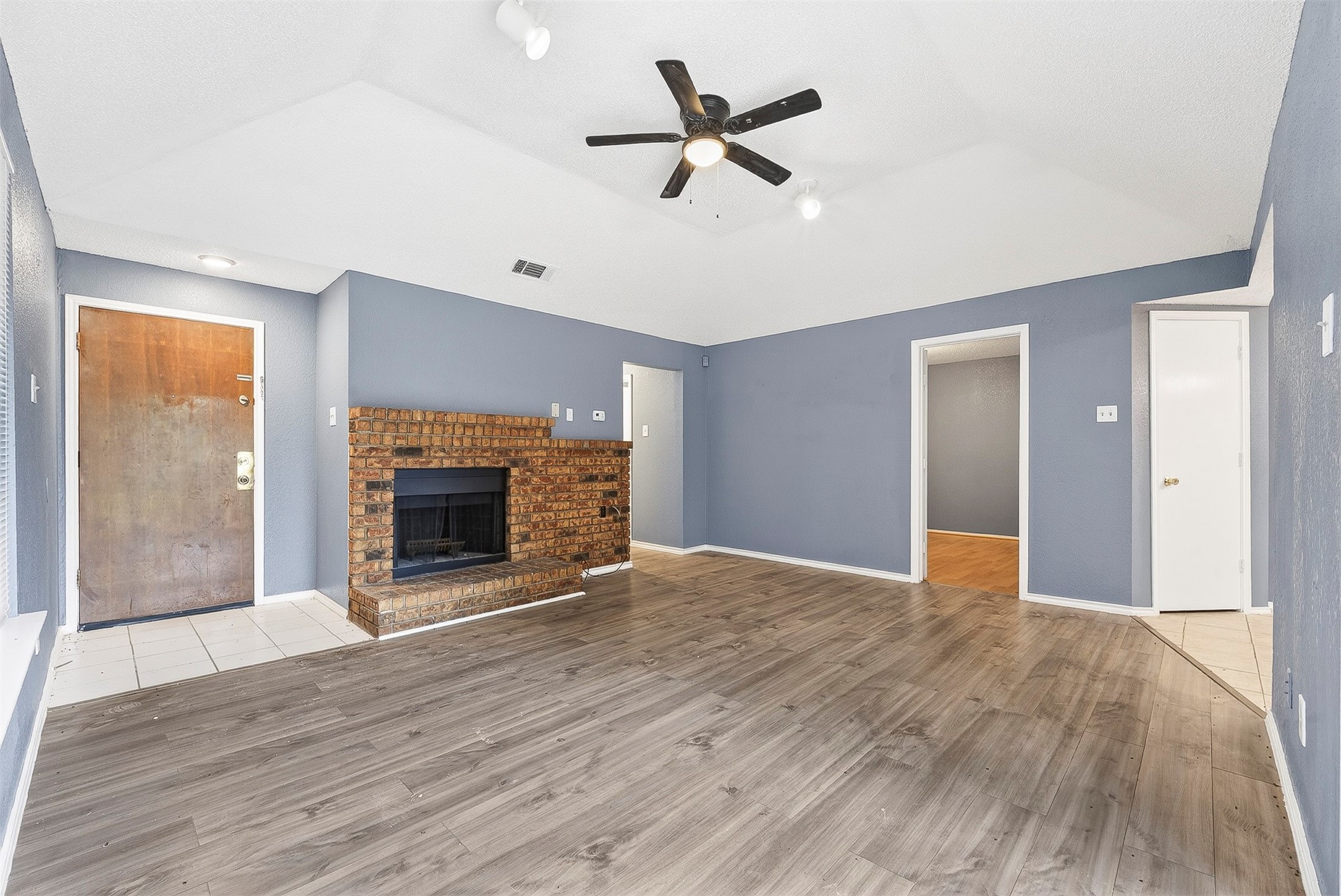 229 Overland Trail