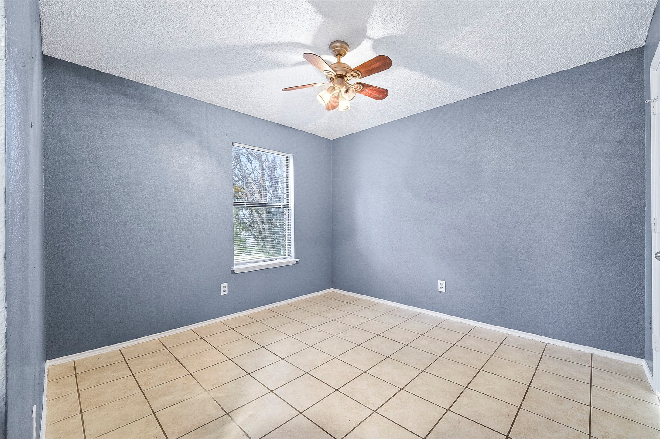 229 Overland Trail