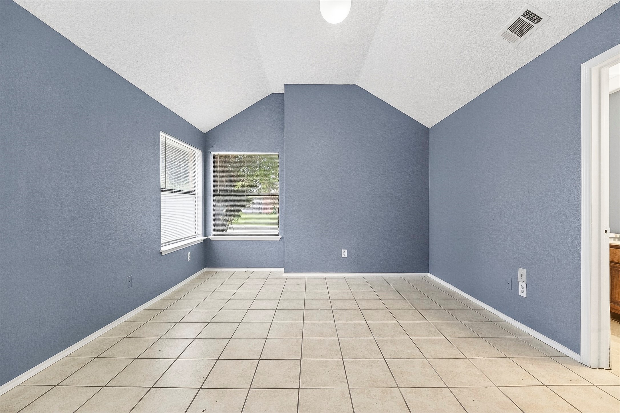 229 Overland Trail