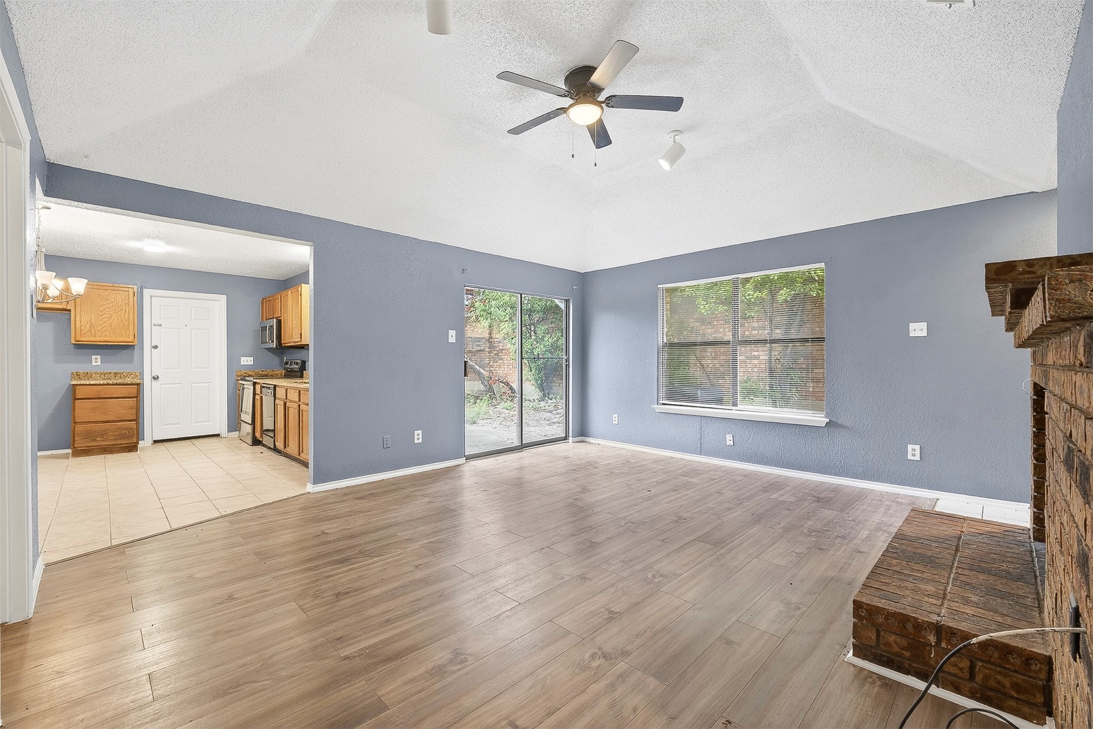 229 Overland Trail