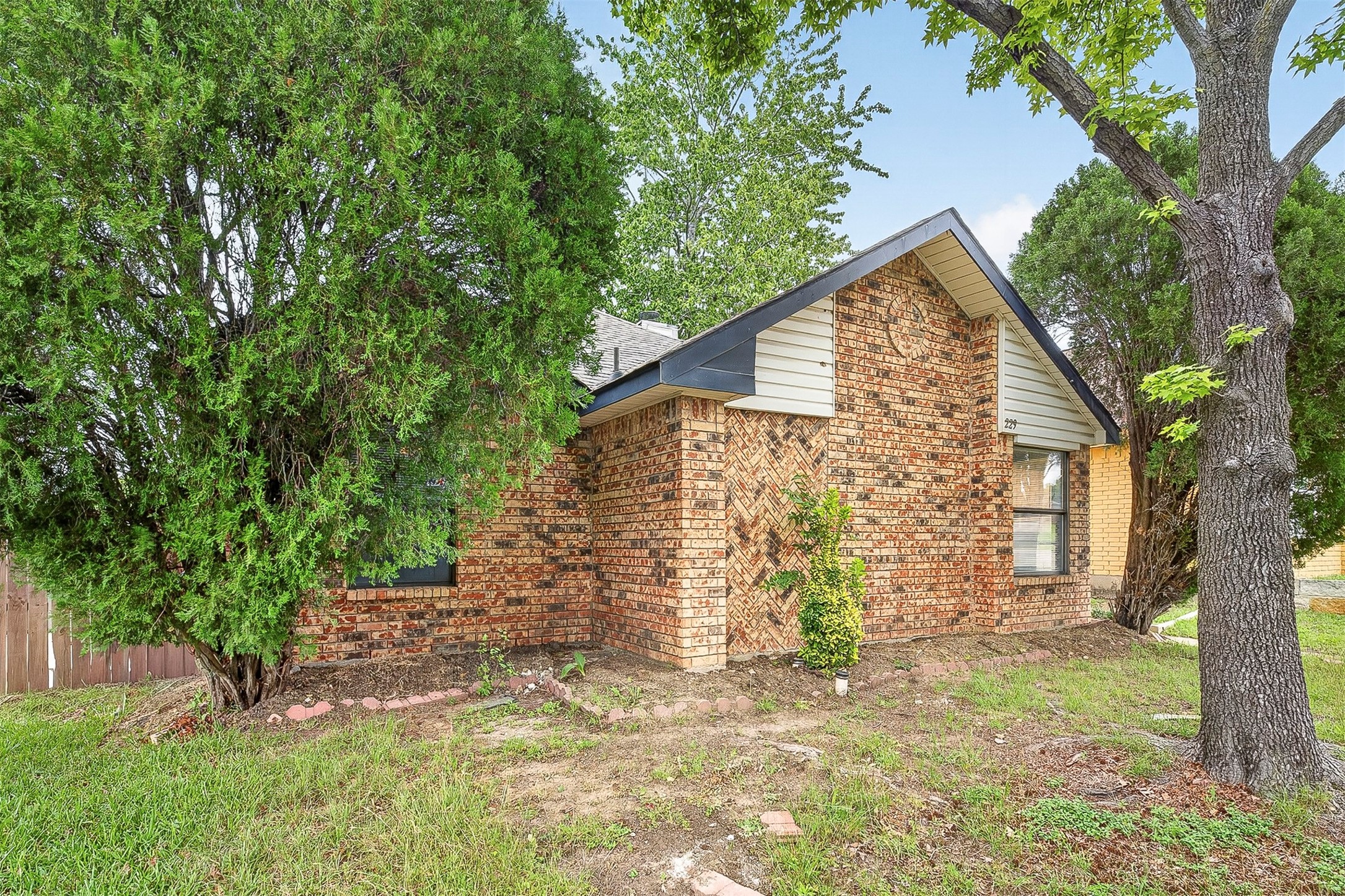 229 Overland Trail