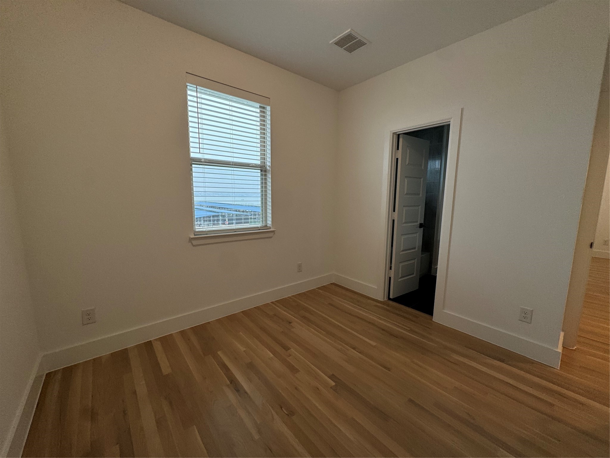 1221 Mark Place