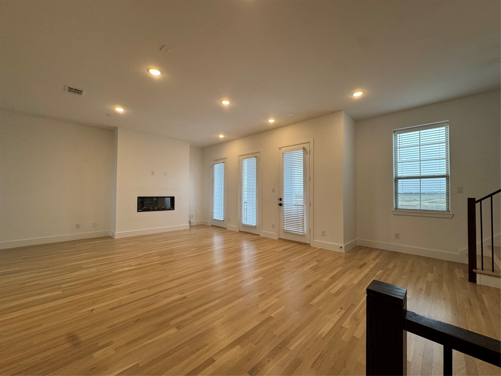 1221 Mark Place