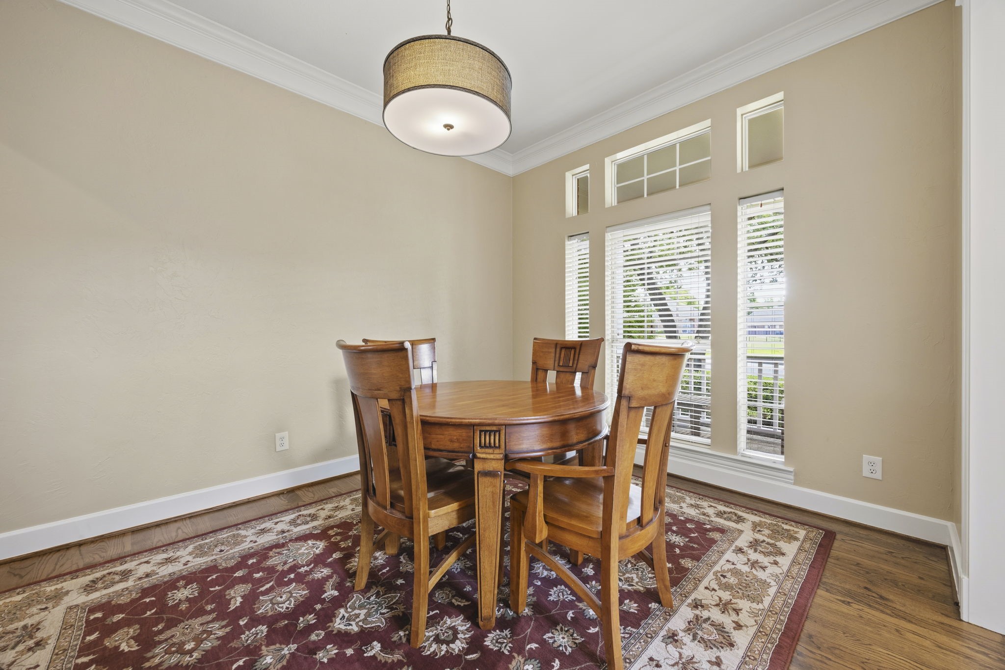 2958 Oak Drive